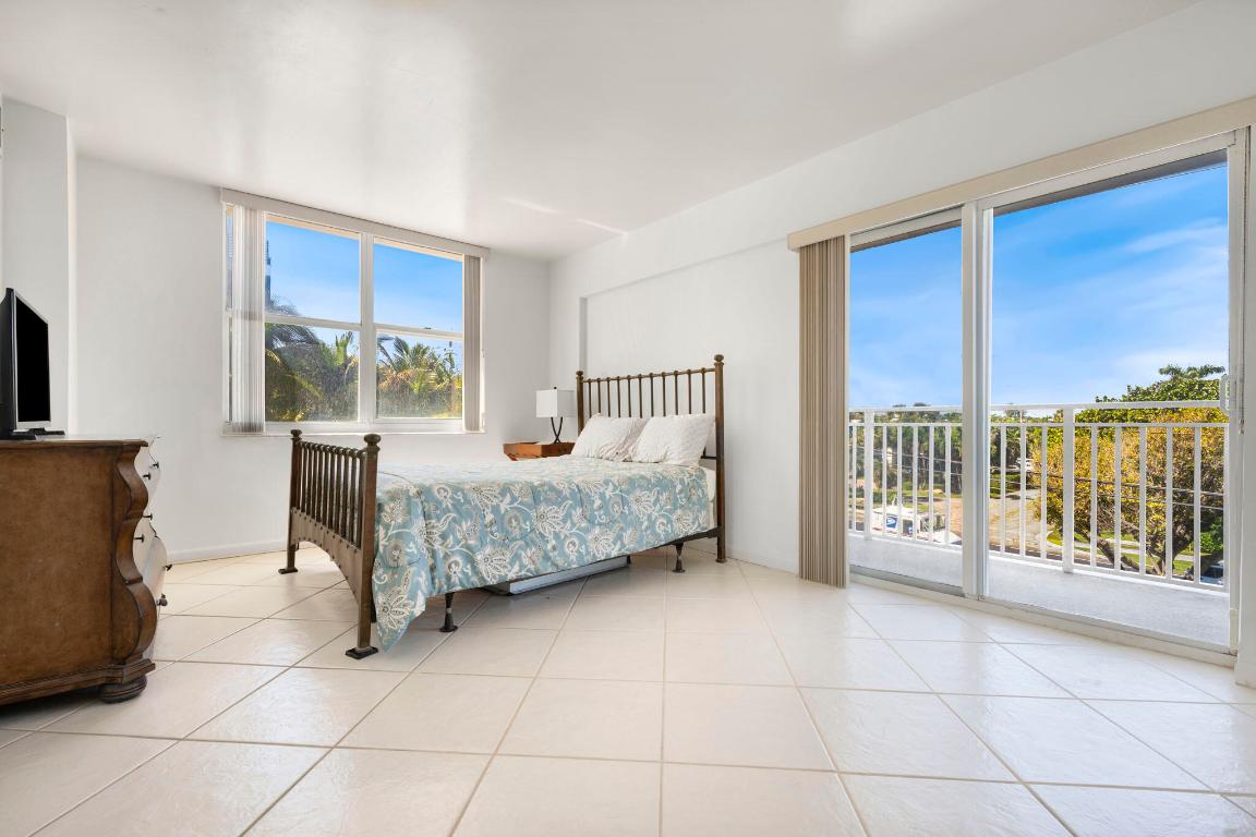 4511 S Ocean Boulevard 101