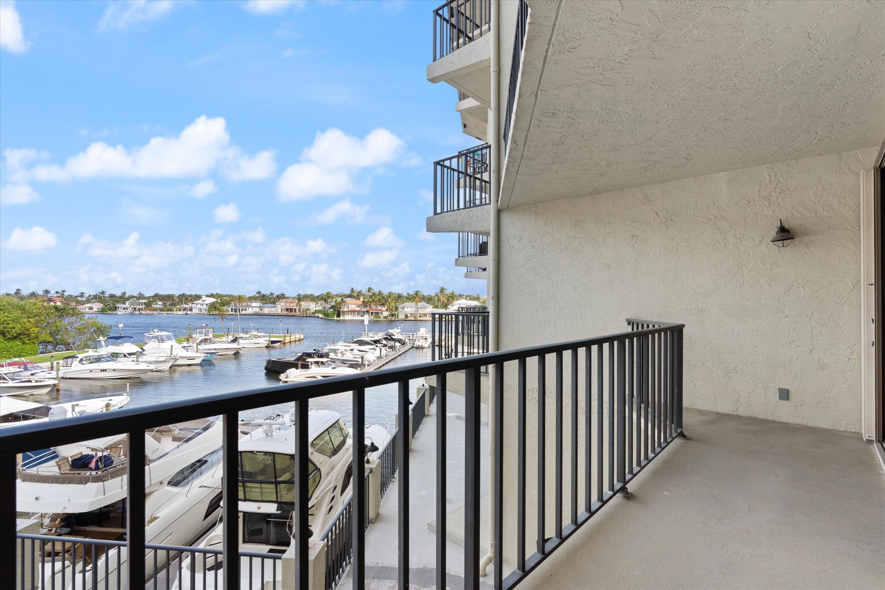 1035 S Federal Highway 215