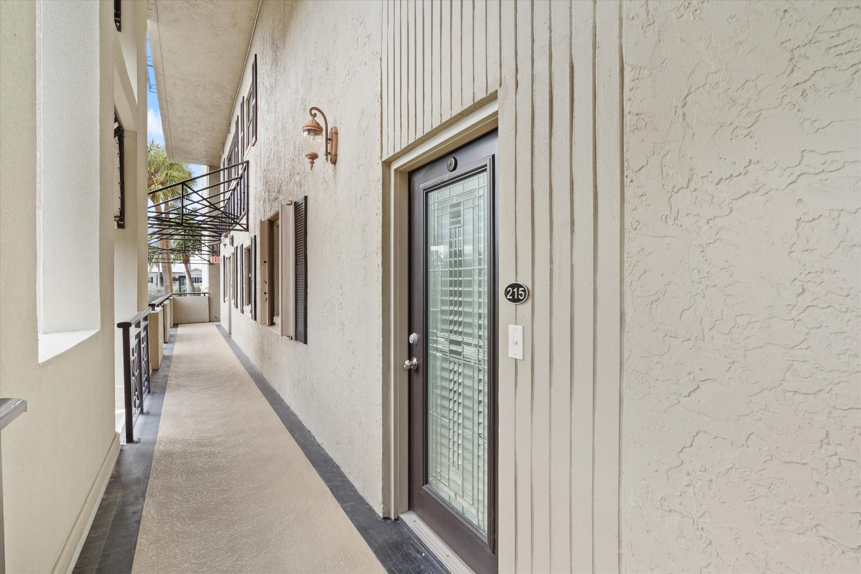 1035 S Federal Highway 215