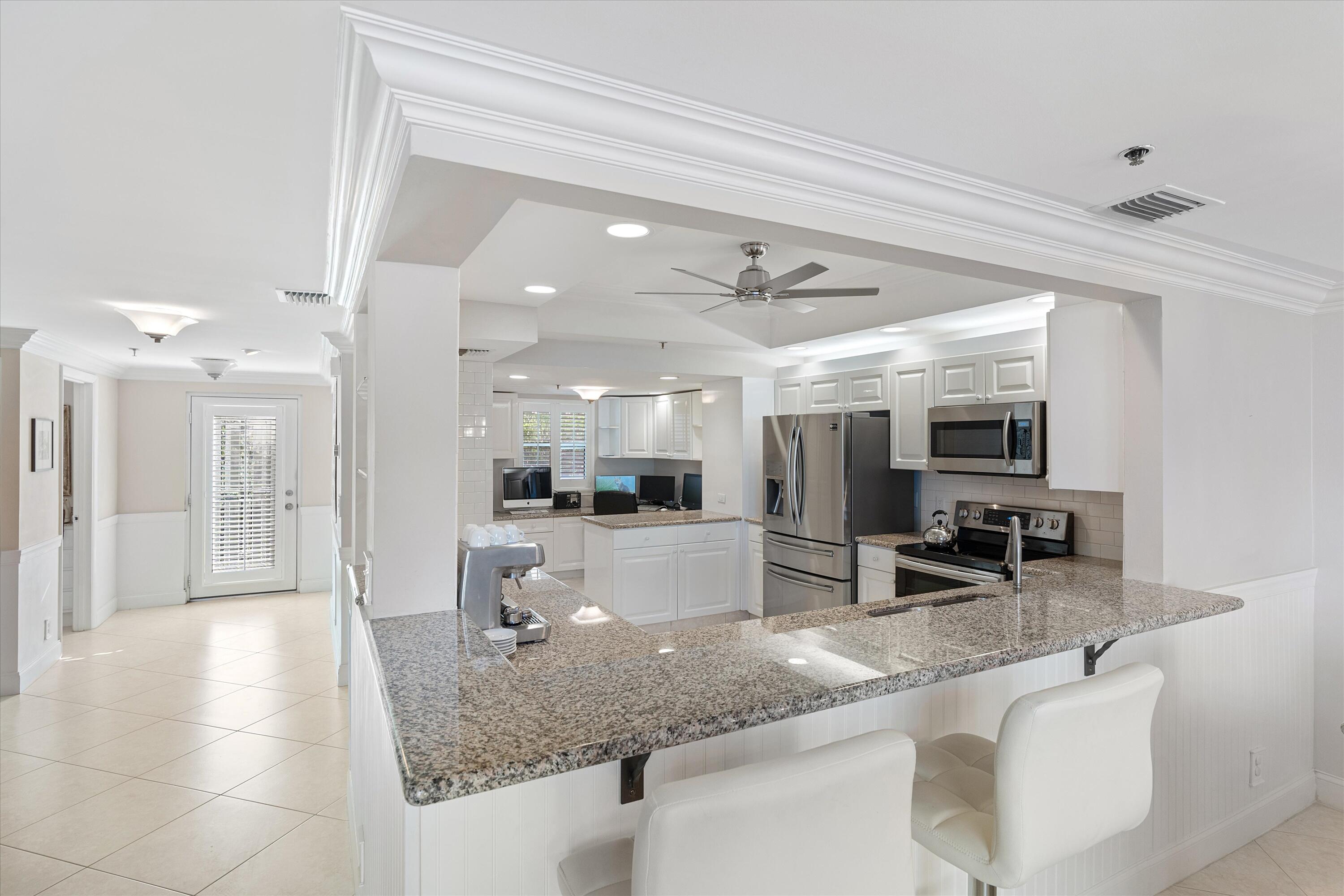 1035 S Federal Highway 215