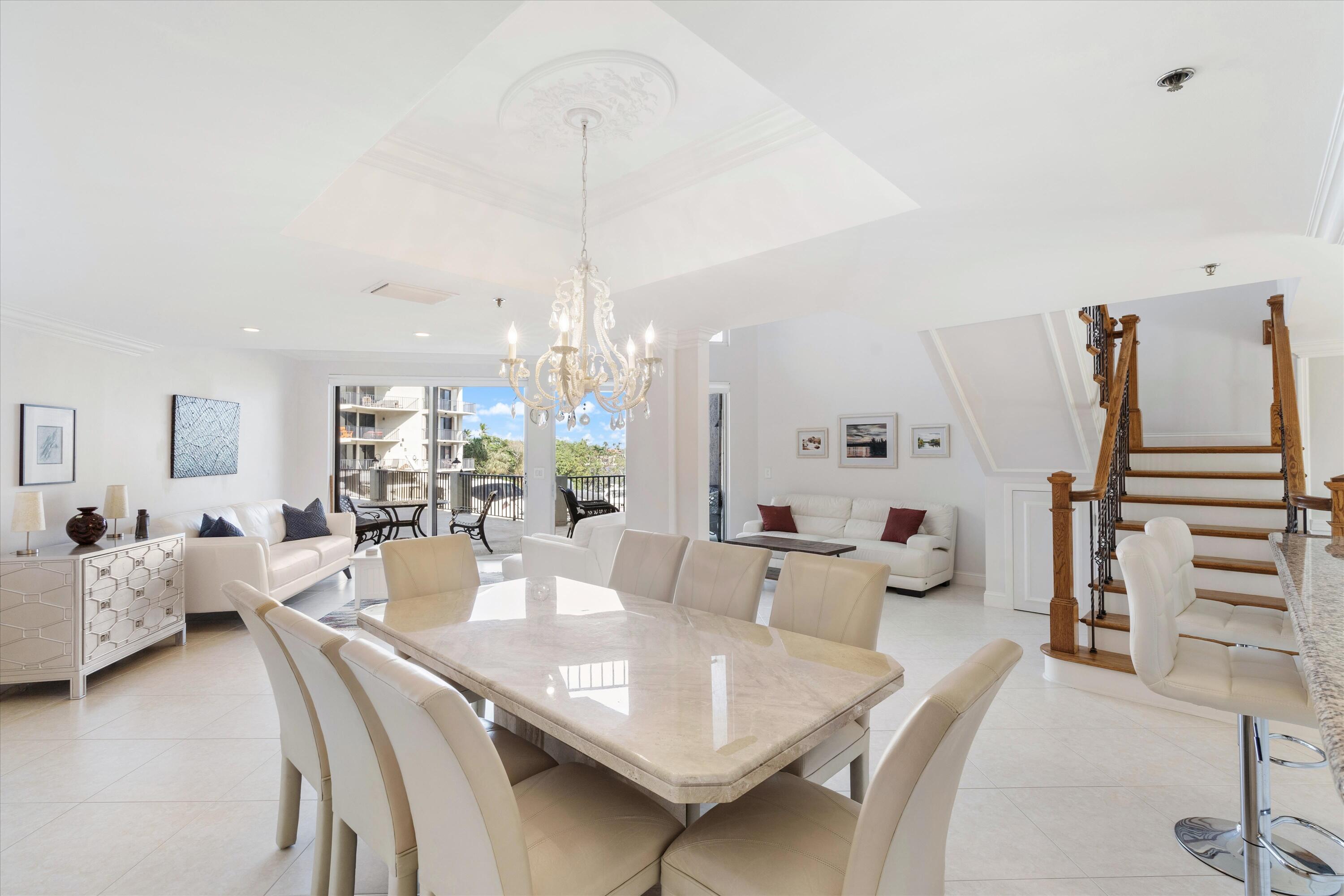 1035 S Federal Highway 215