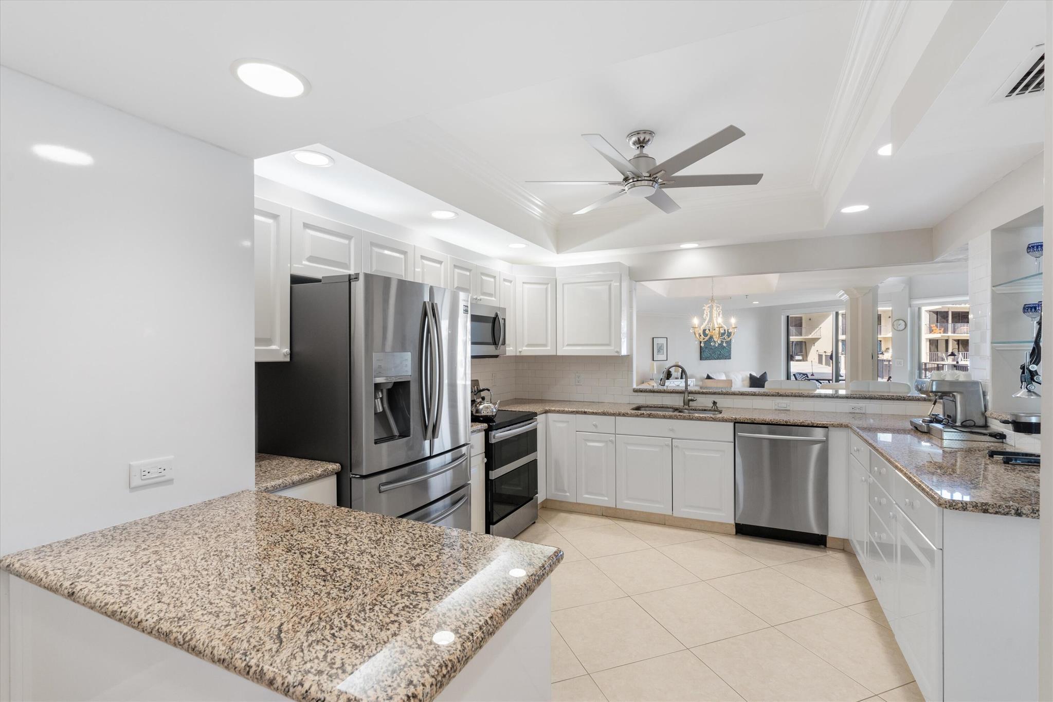 1035 S Federal Highway 215