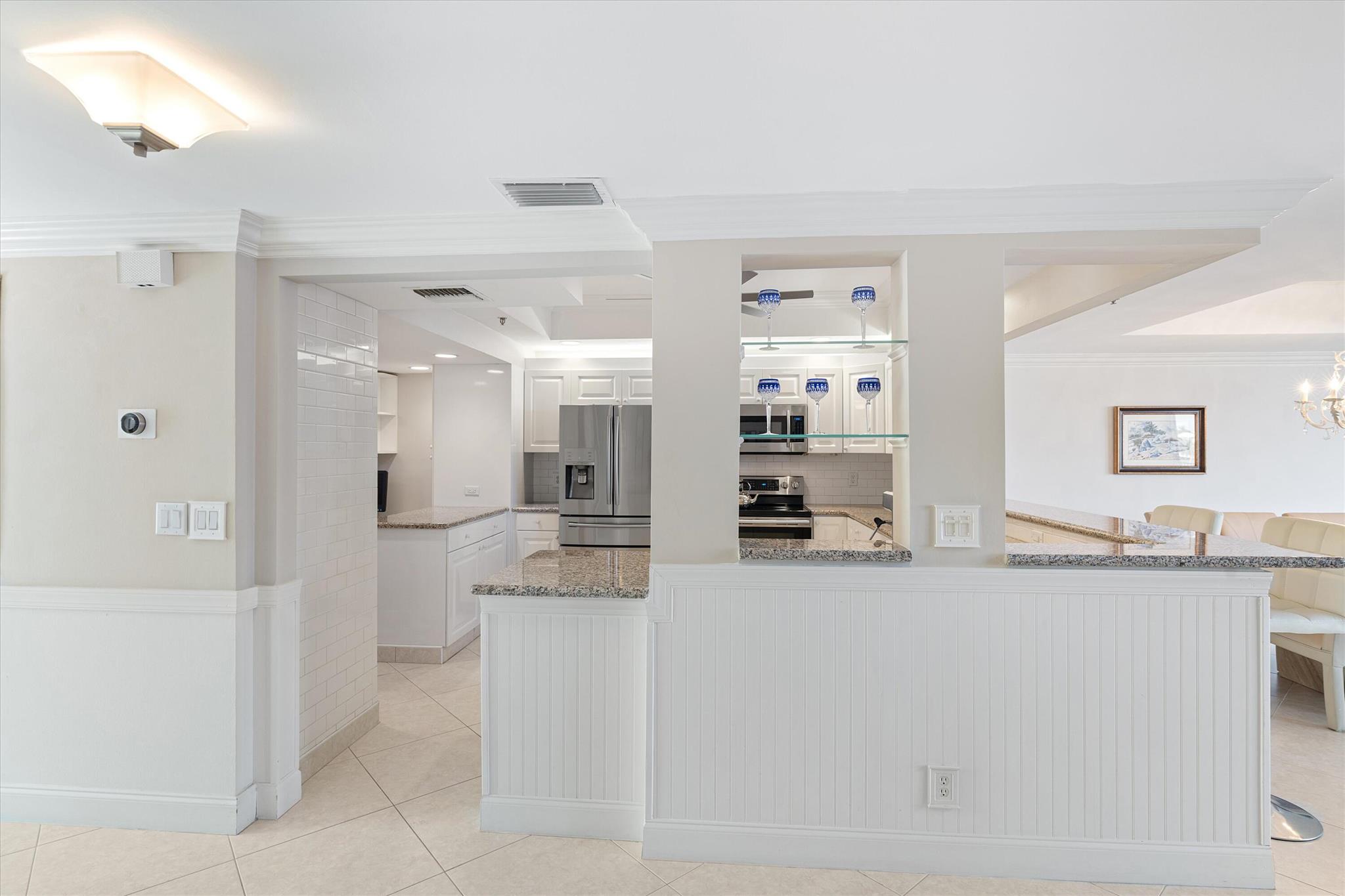 1035 S Federal Highway 215