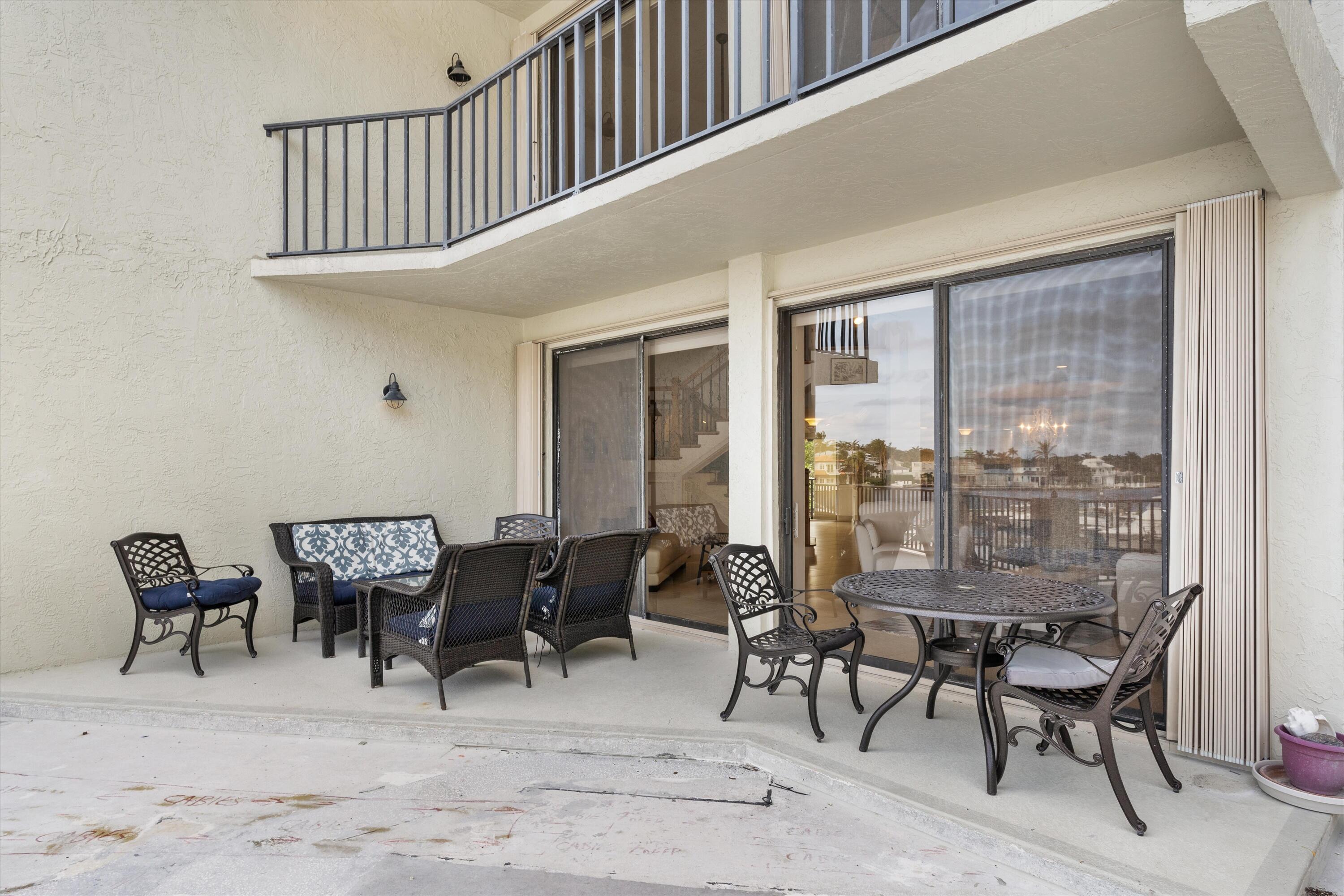 1035 S Federal Highway 215