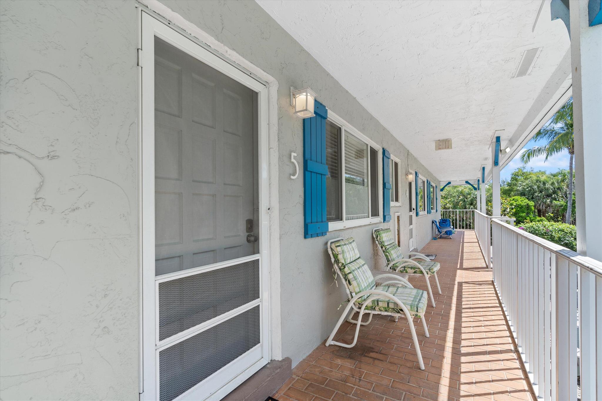 1202 Palm Trail 5