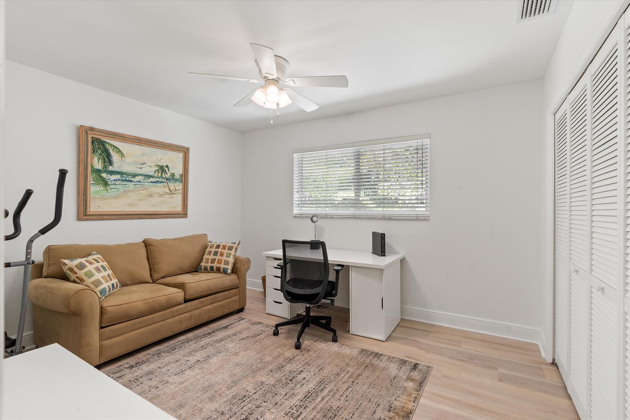 1202 Palm Trail 5