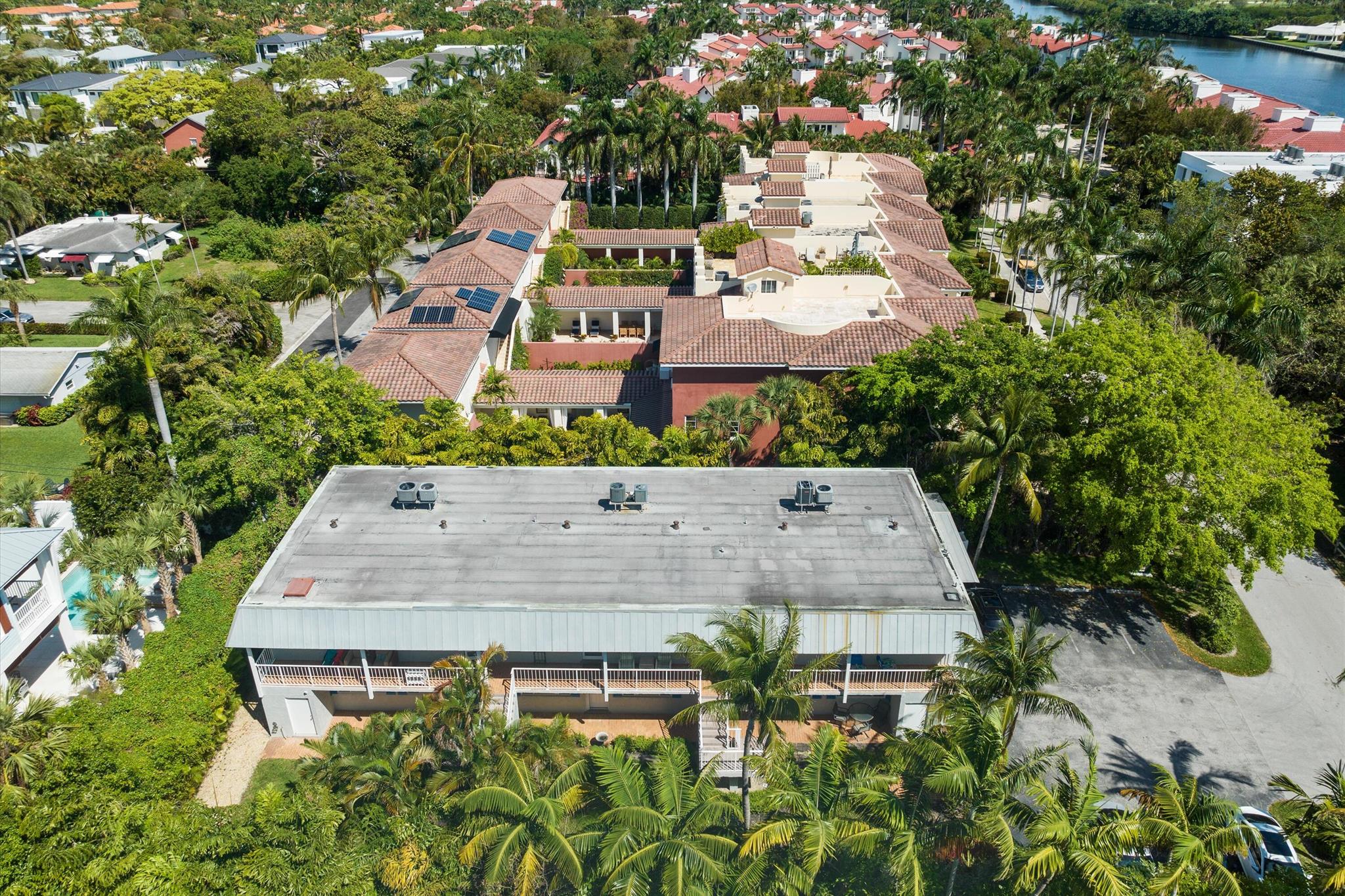 1202 Palm Trail 5