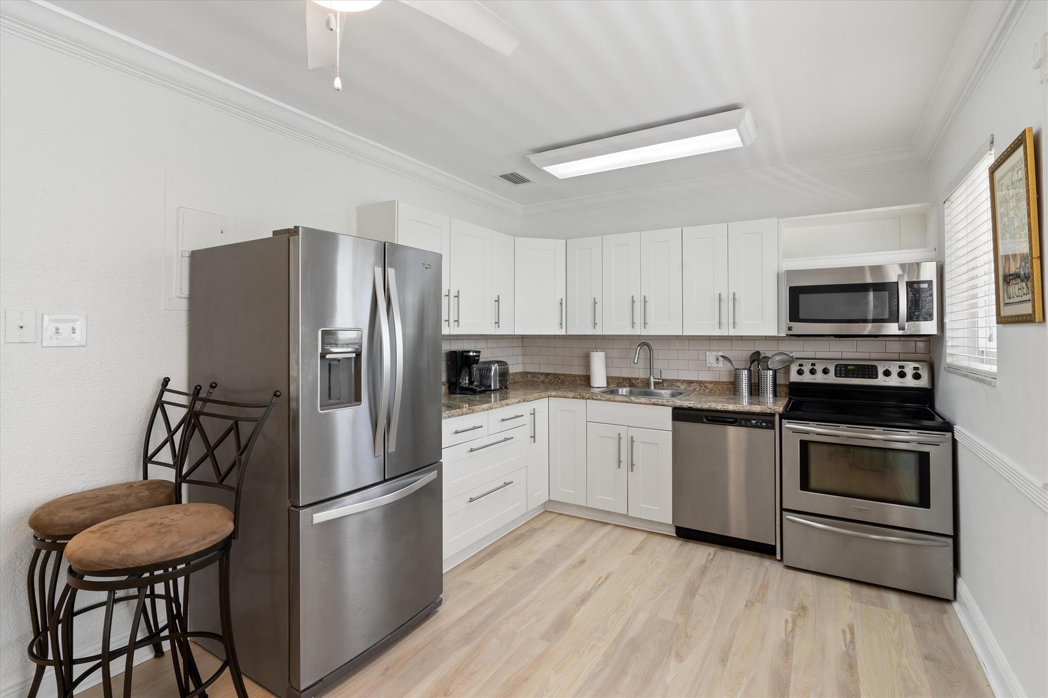 1202 Palm Trail 5