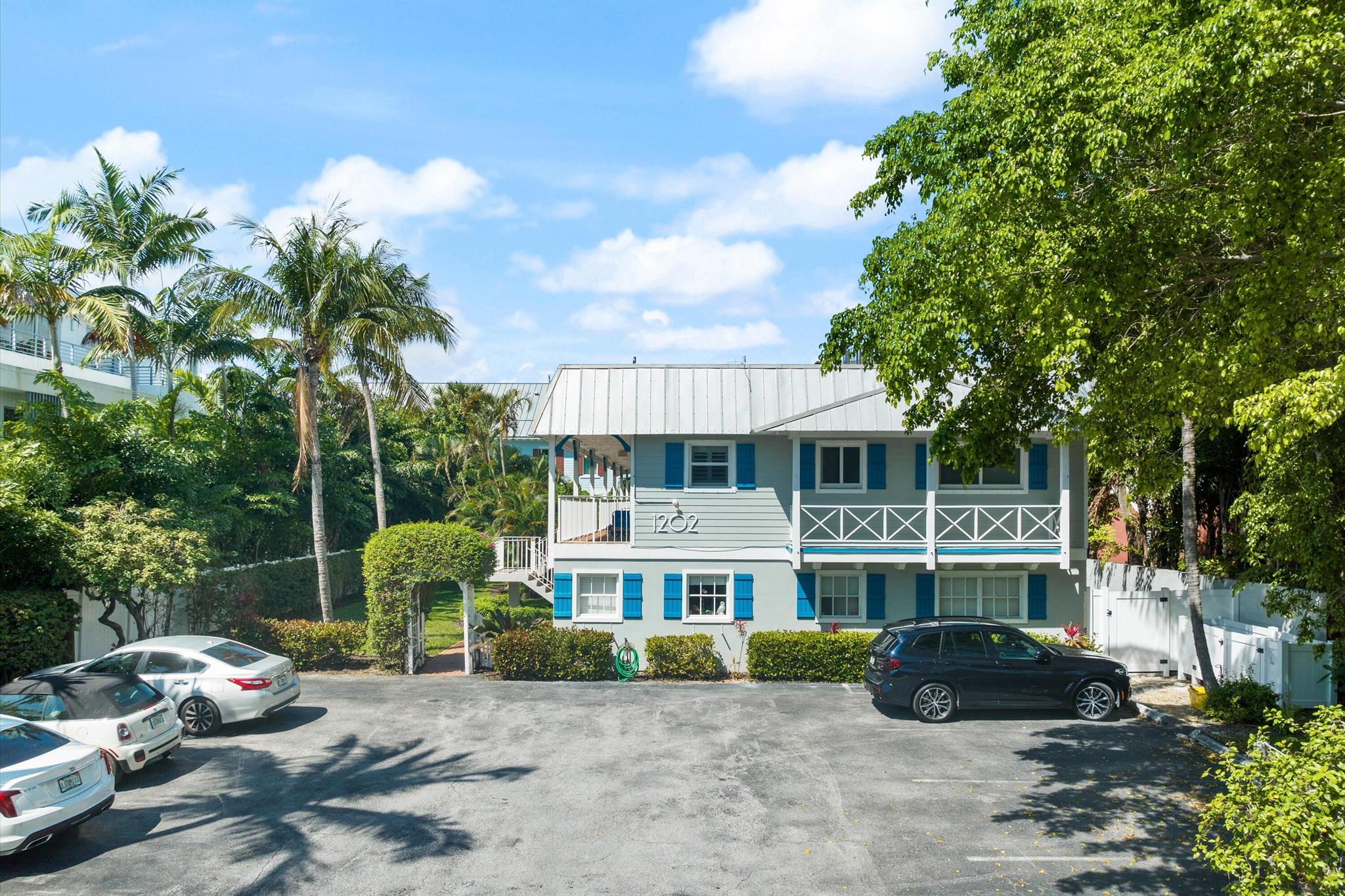 1202 Palm Trail 5