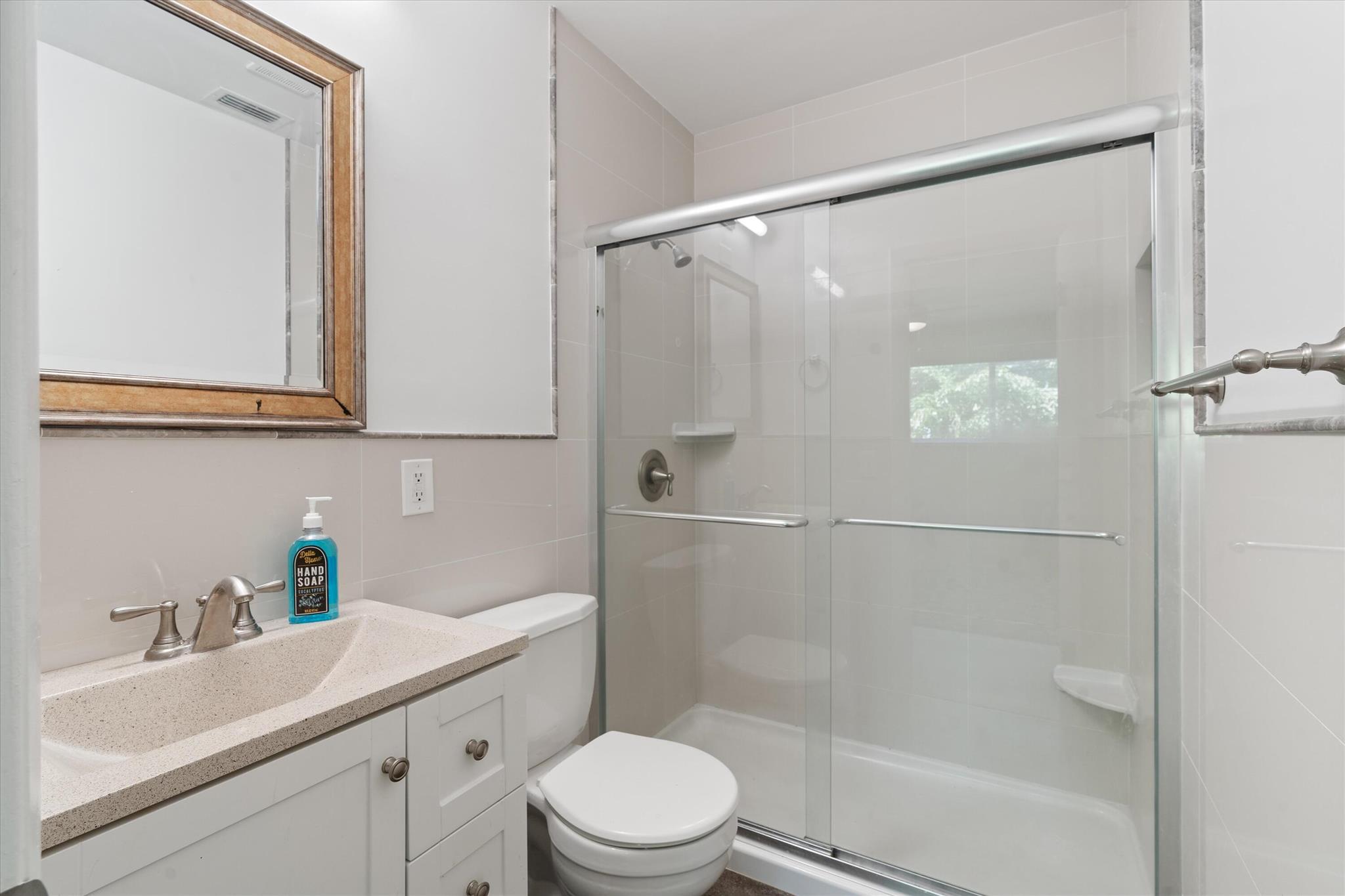 1202 Palm Trail 5