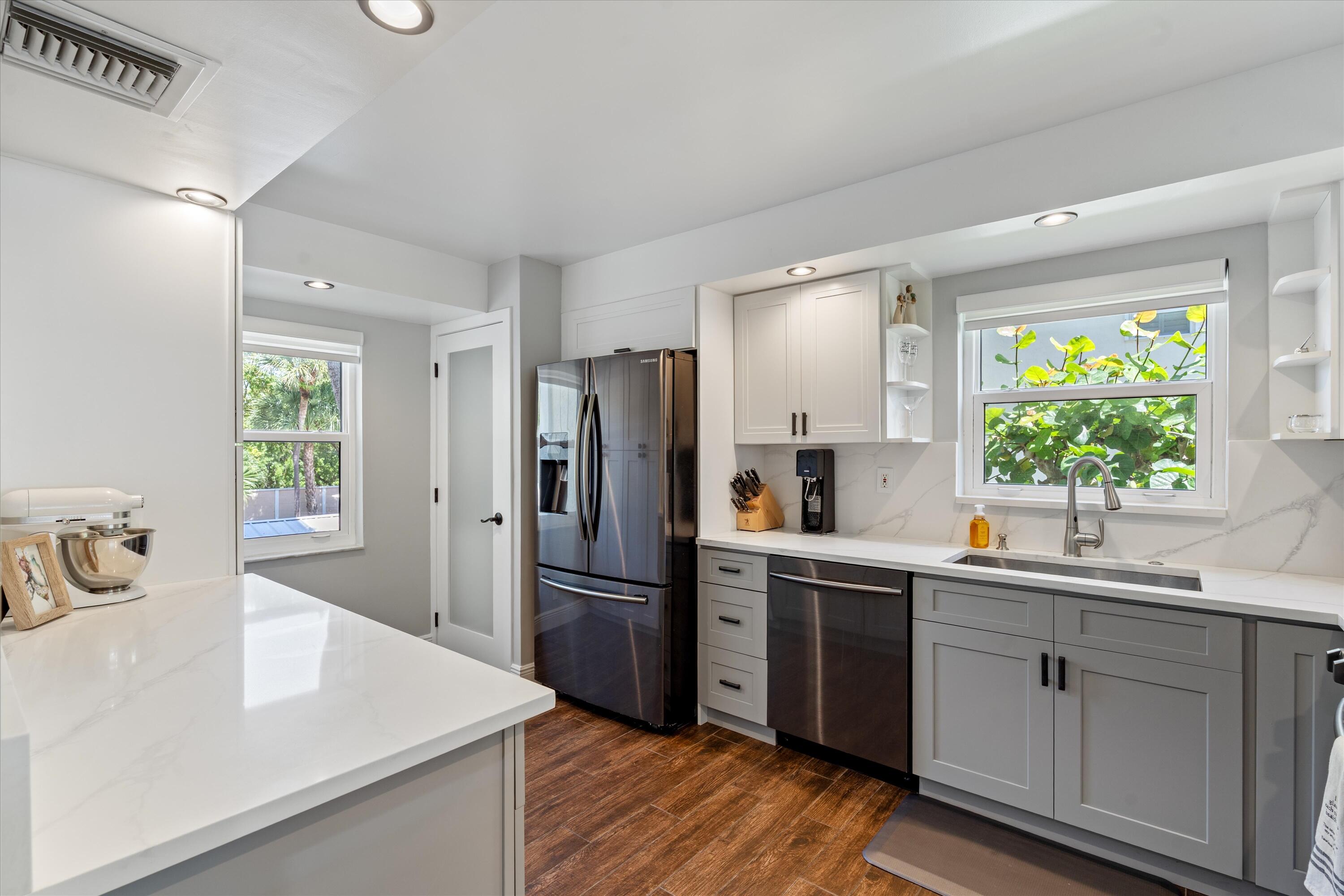 1 Harbourside Drive 4201