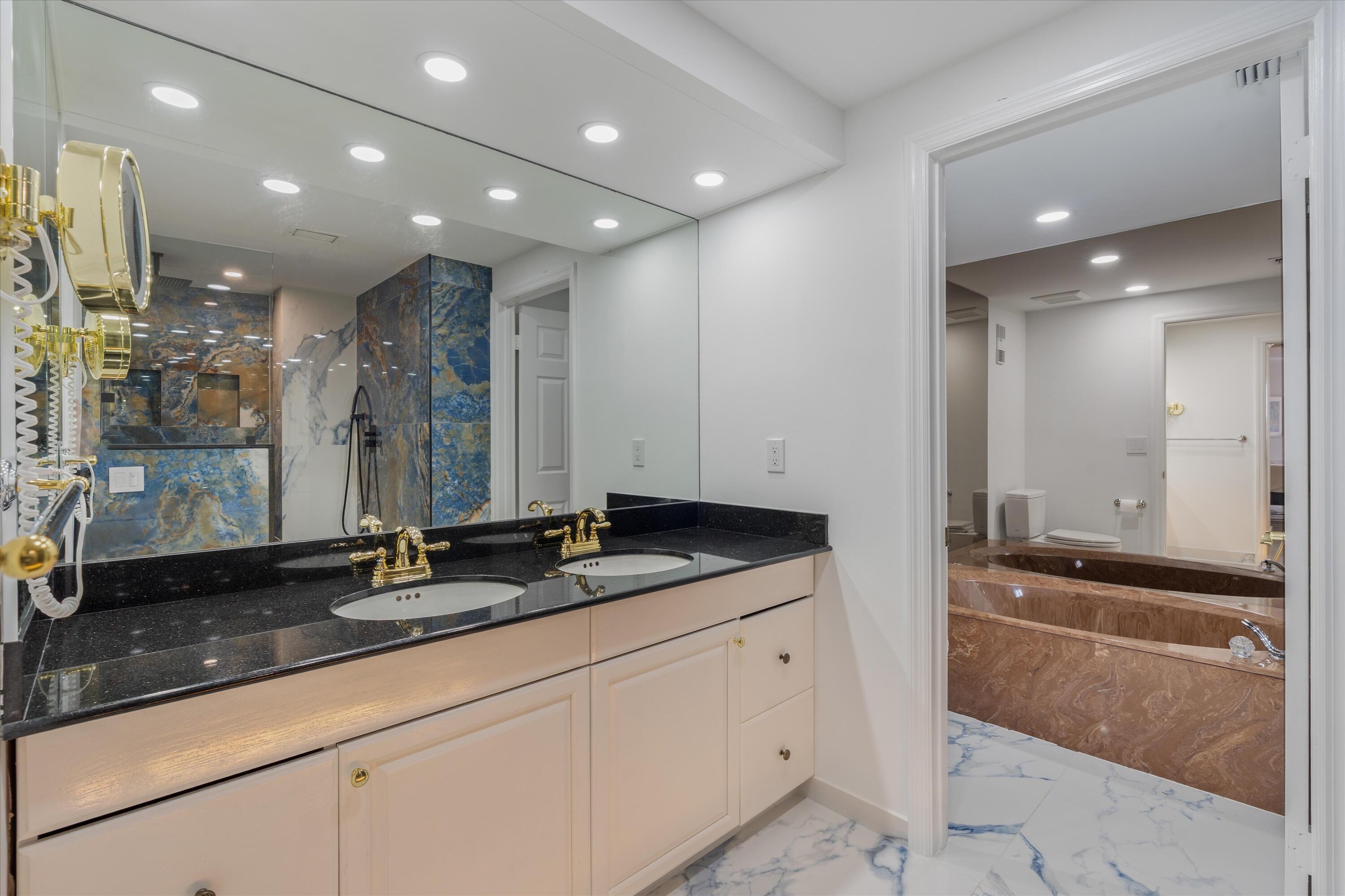 1035 S Federal Highway 211