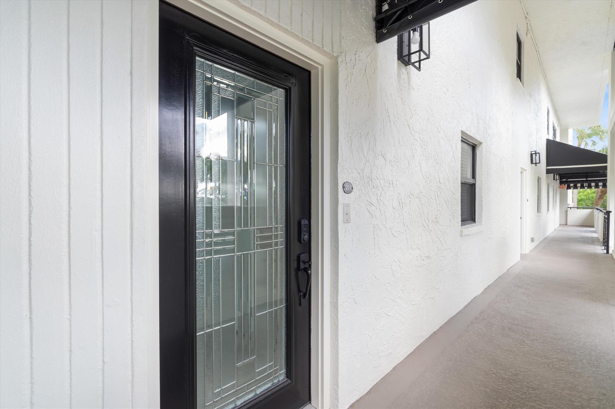 1035 S Federal Highway 211