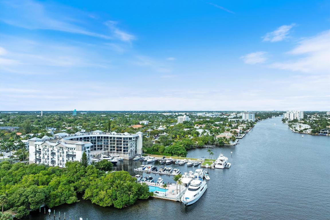 1035 S Federal Highway 211