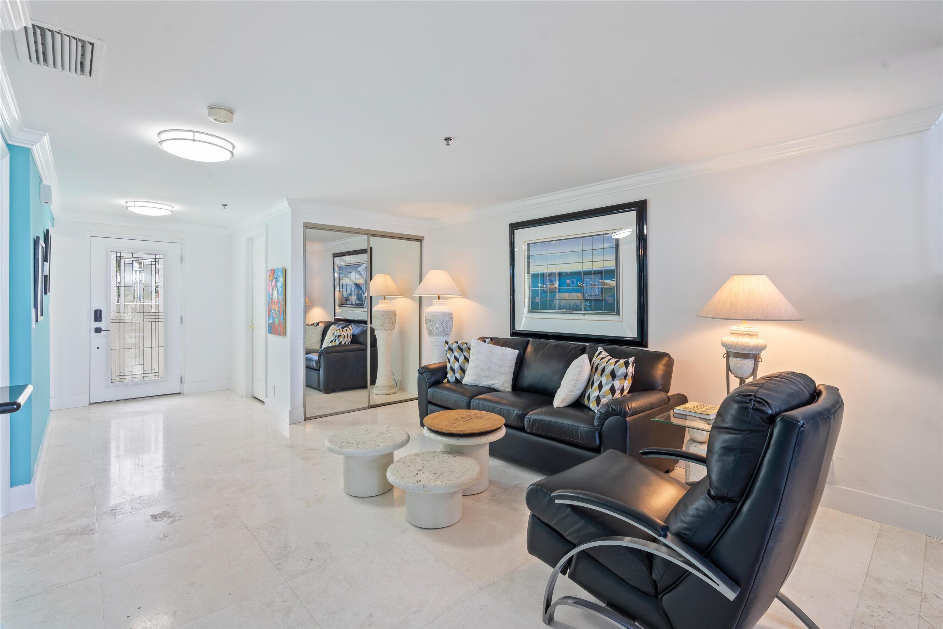 1035 S Federal Highway 211