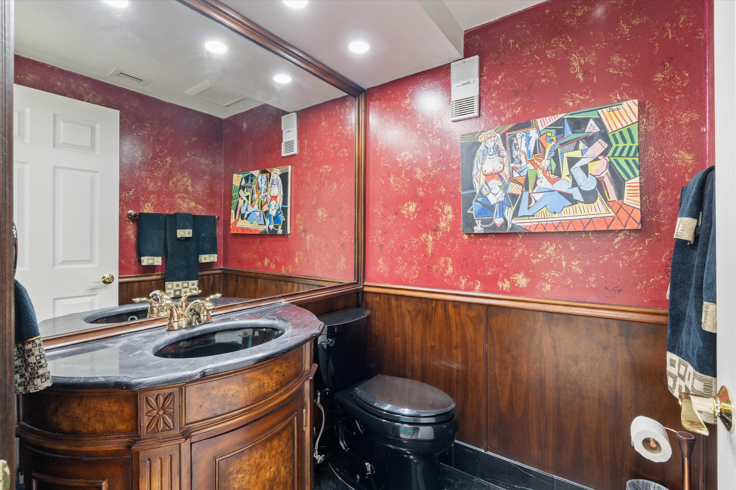 1035 S Federal Highway 211