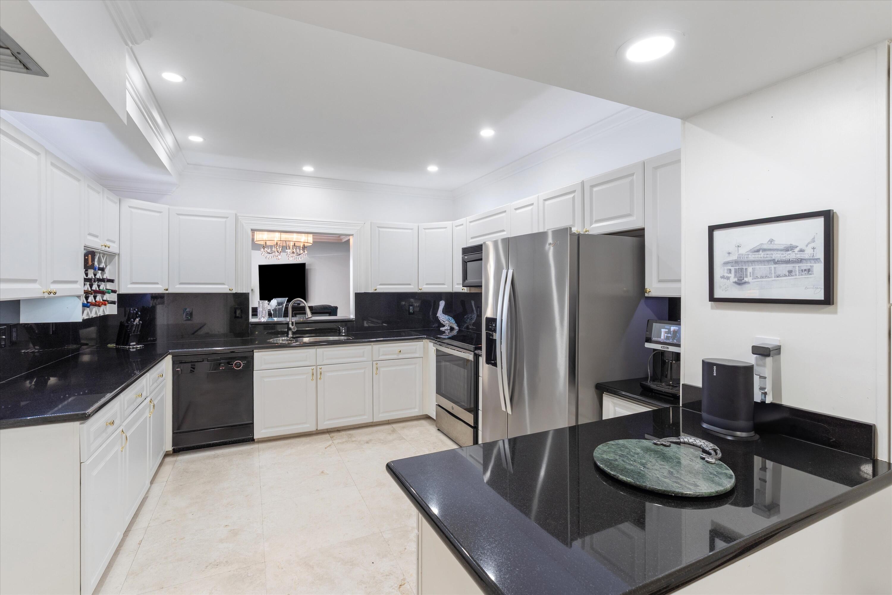 1035 S Federal Highway 211