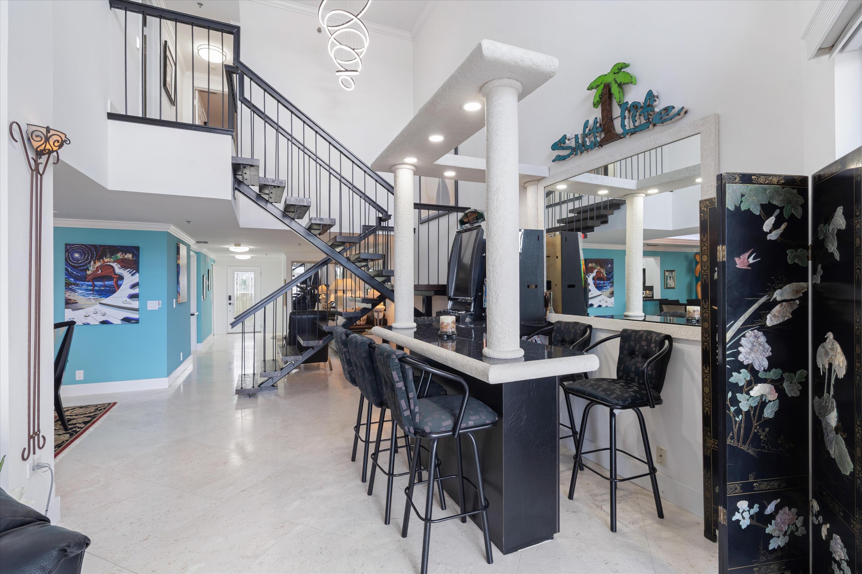 1035 S Federal Highway 211