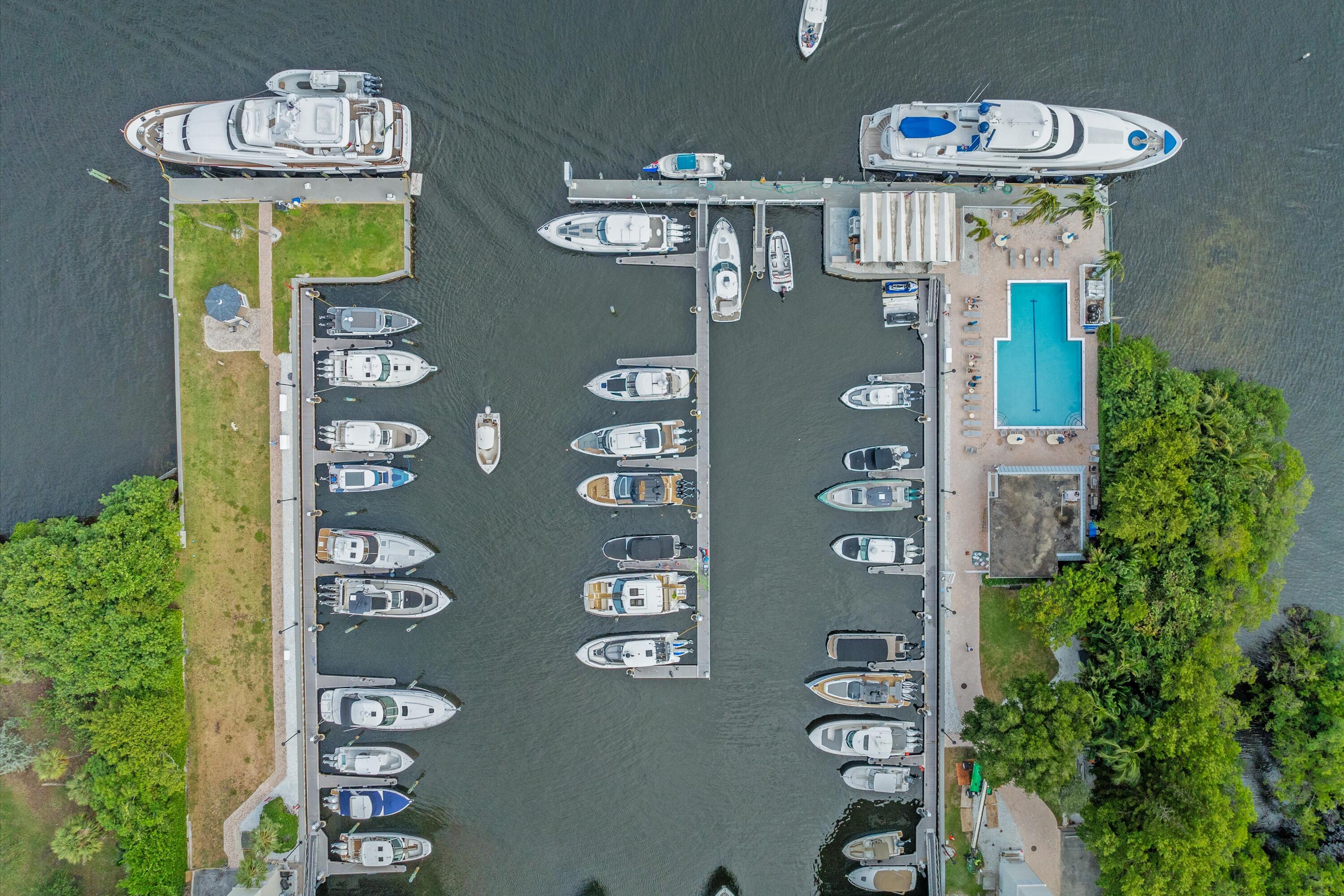 1035 S Federal Highway 211