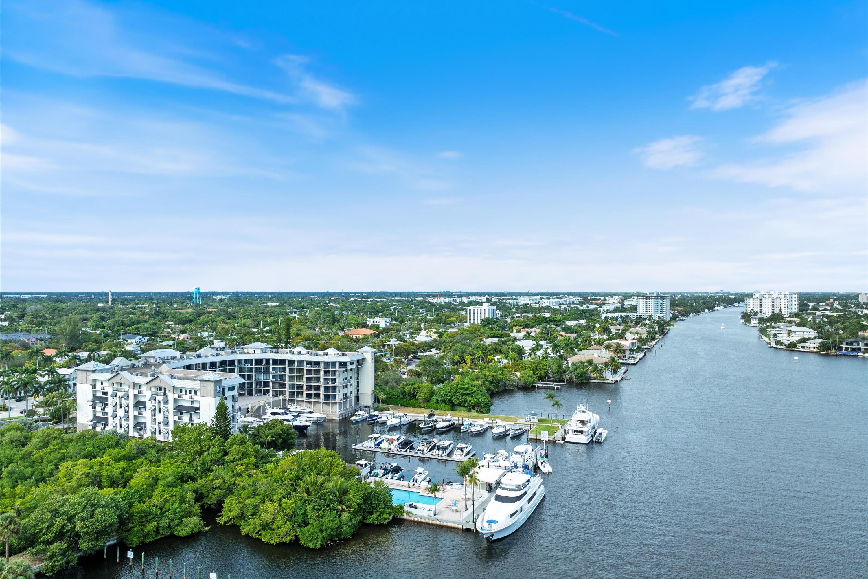 1035 S Federal Highway 211