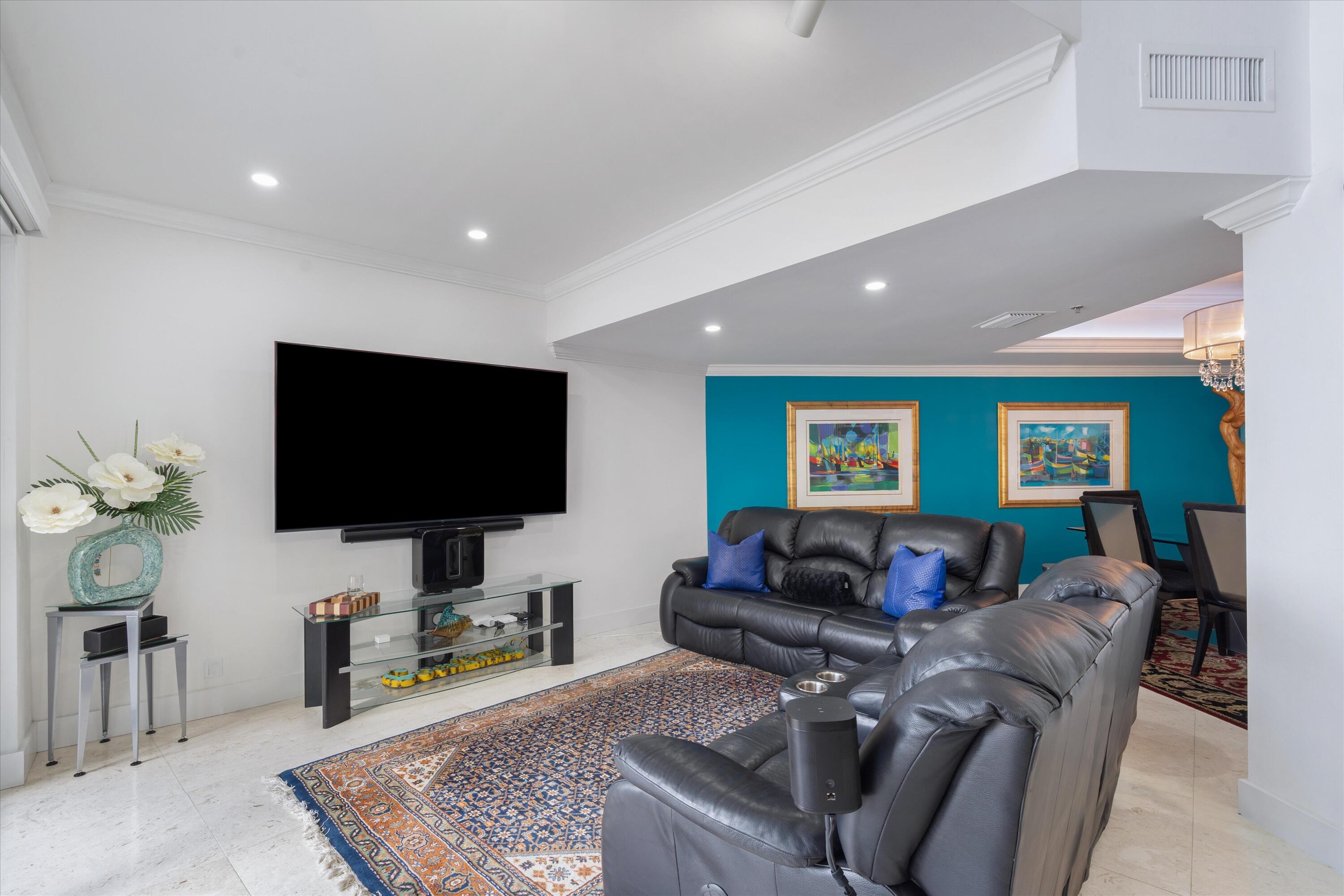 1035 S Federal Highway 211