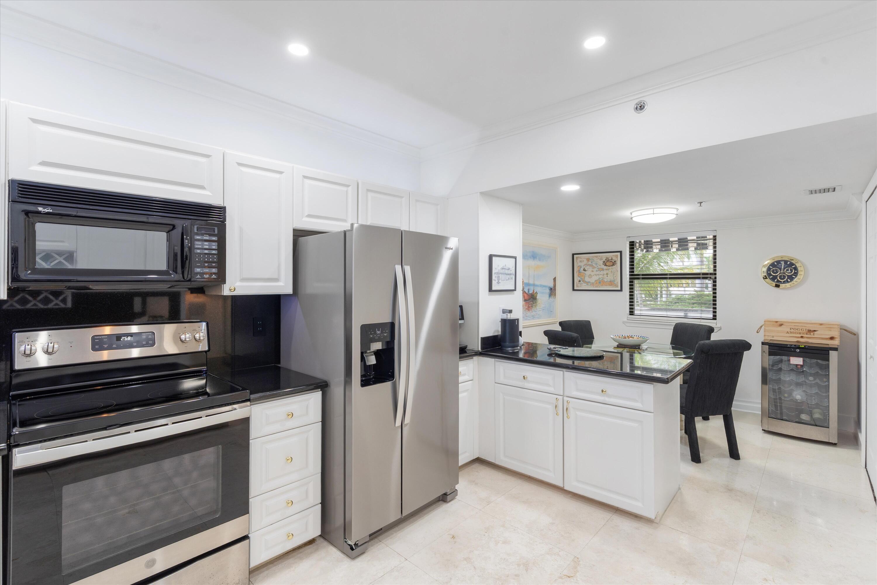 1035 S Federal Highway 211