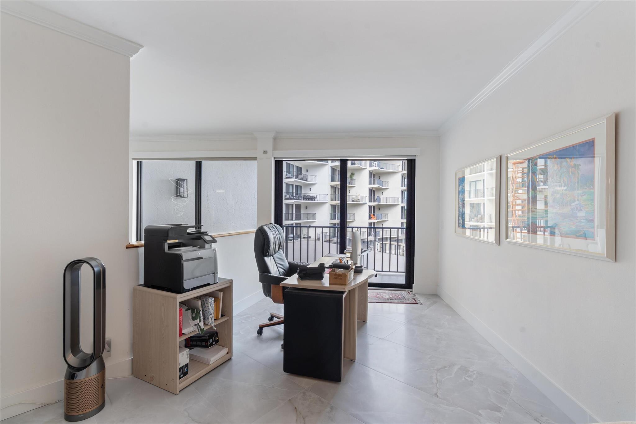 1035 S Federal Highway 211