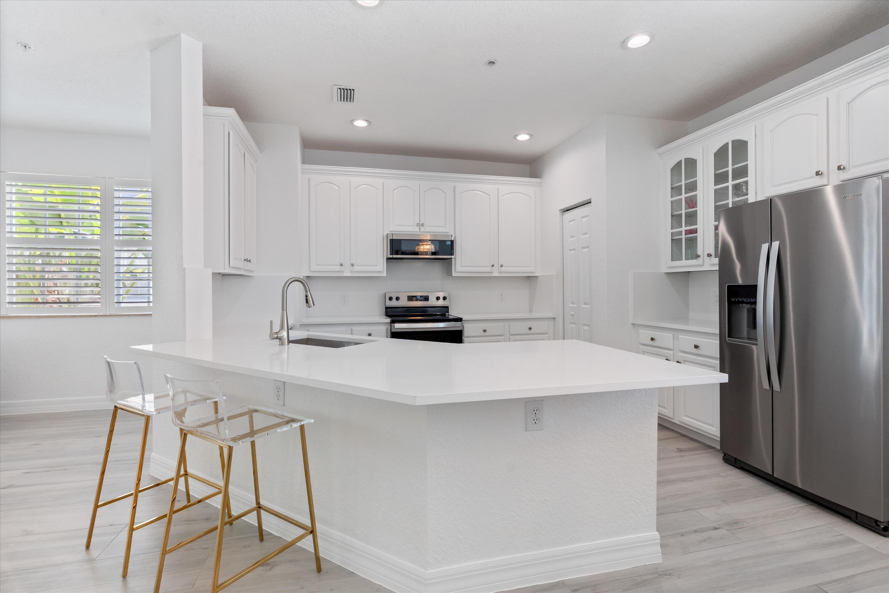 295 NE 5th Avenue 32