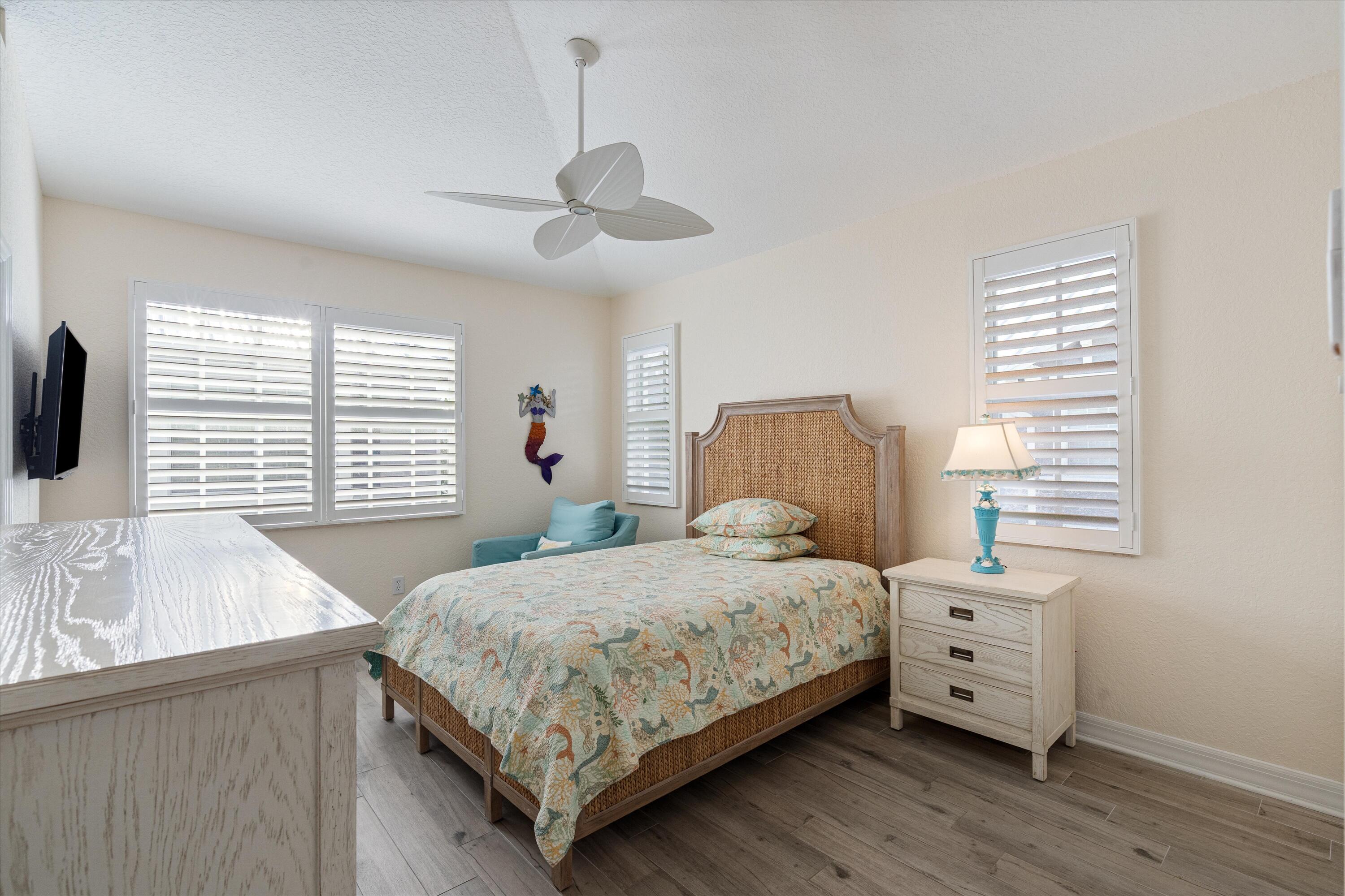 295 NE 5th Avenue 32