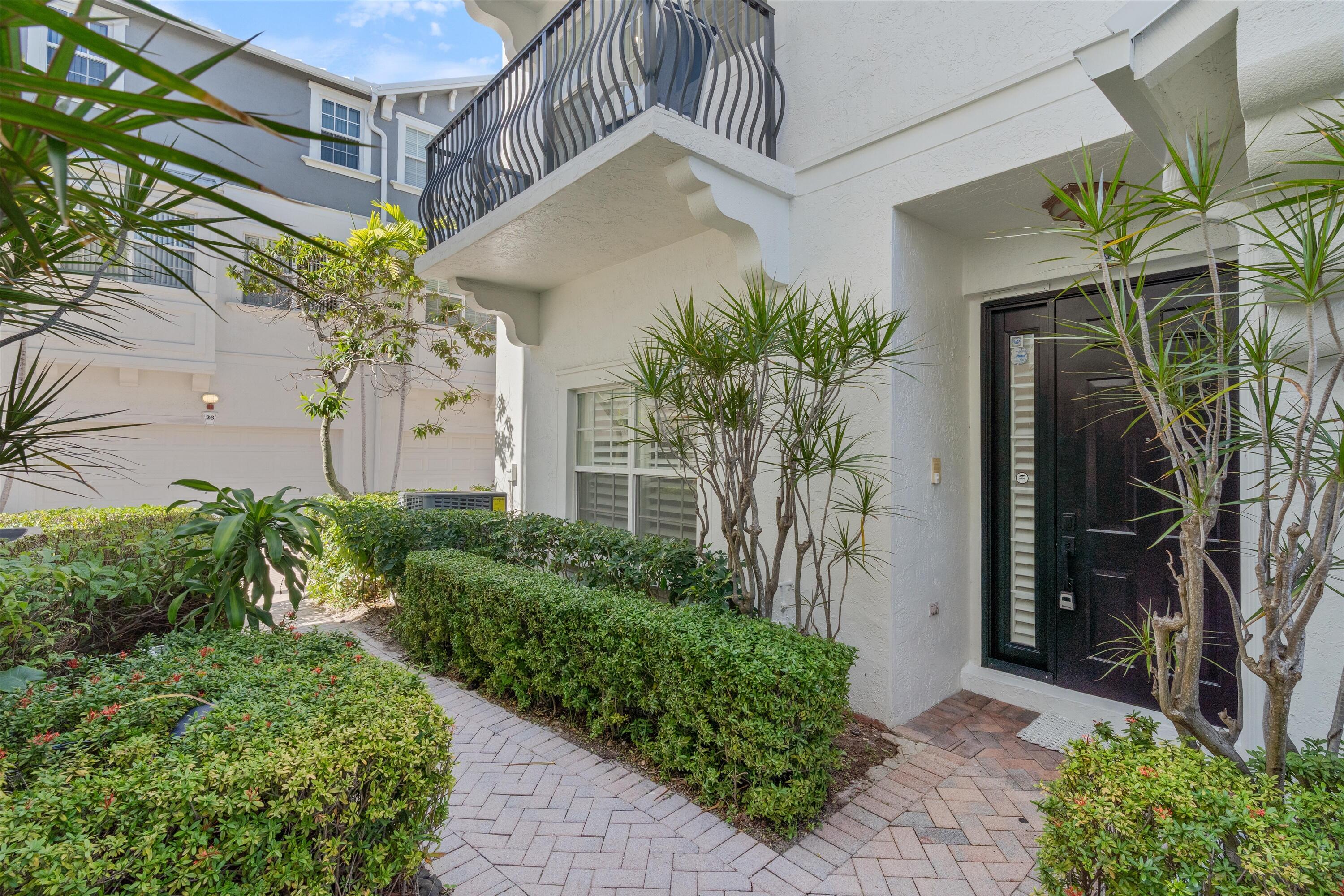 295 NE 5th Avenue 32