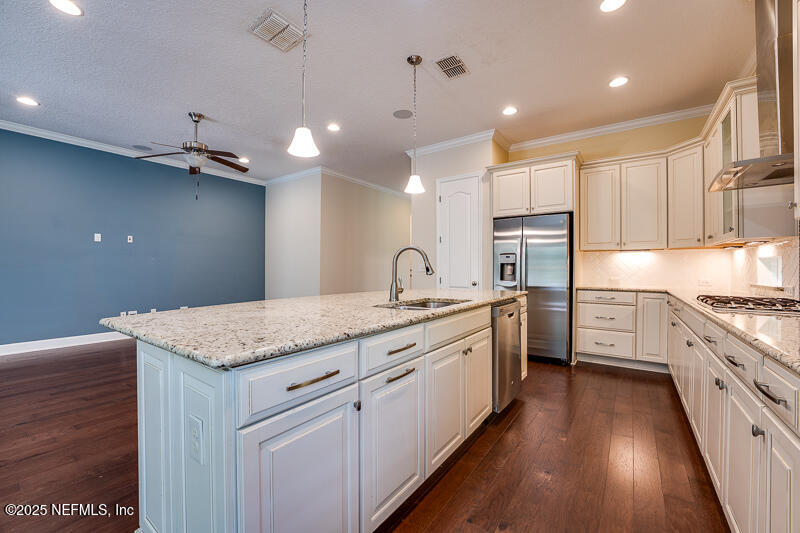 268 PALM BREEZE Drive