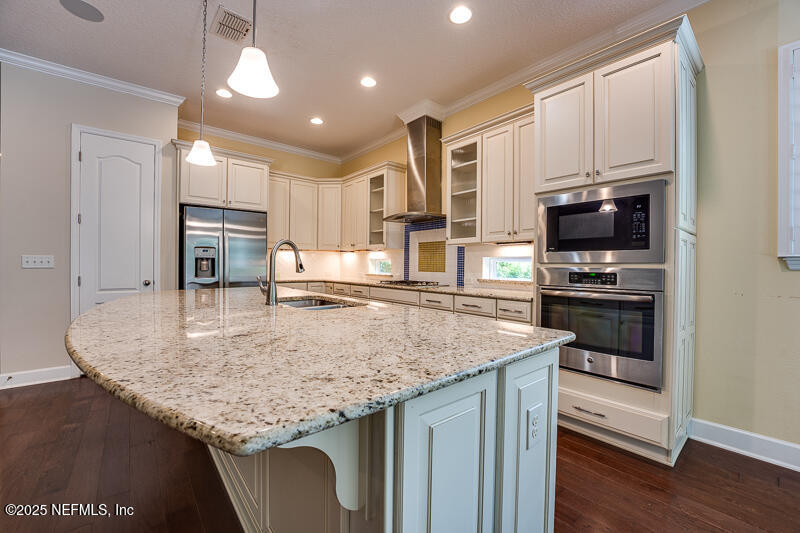 268 PALM BREEZE Drive