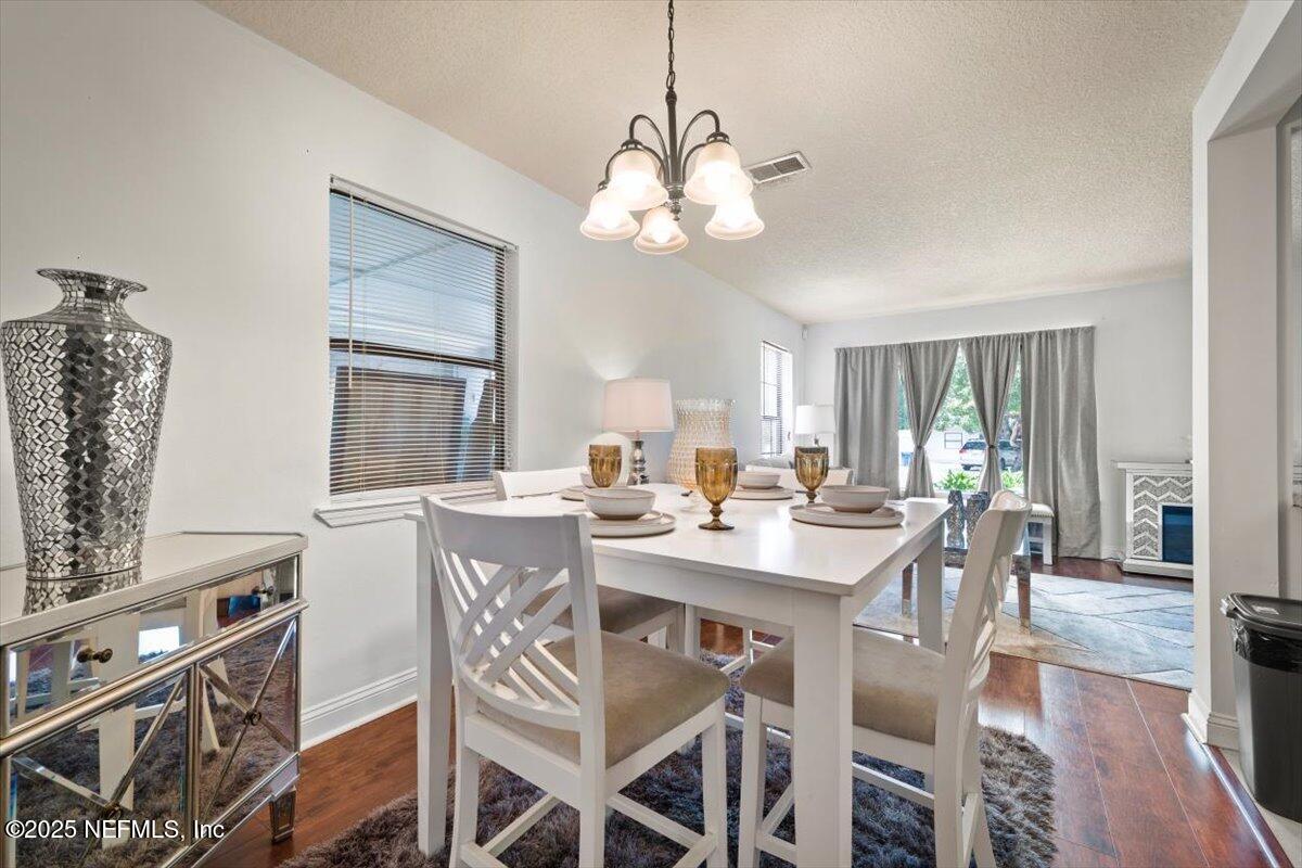 6564 ECTOR Place