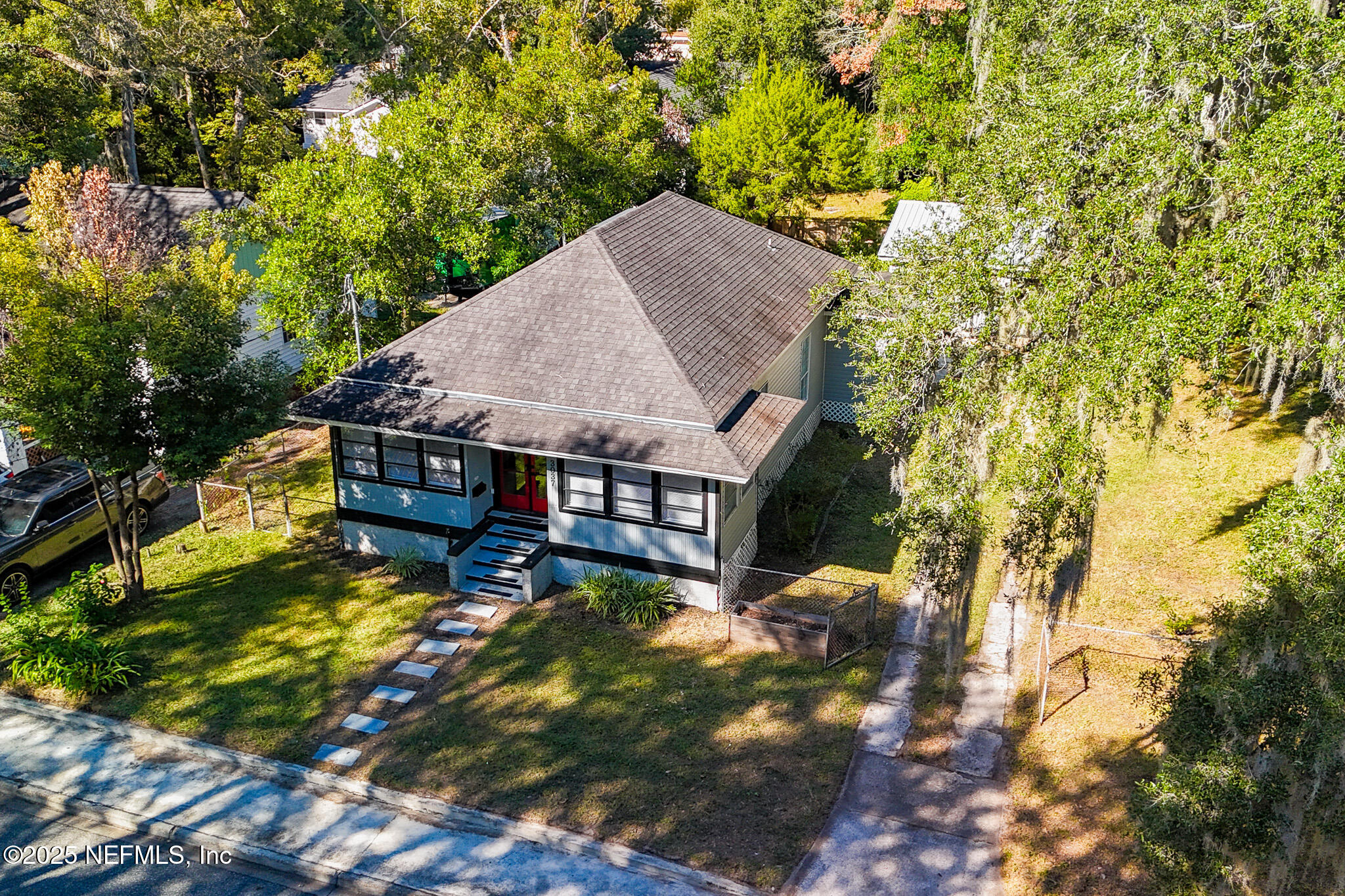 3037 GILMORE Street