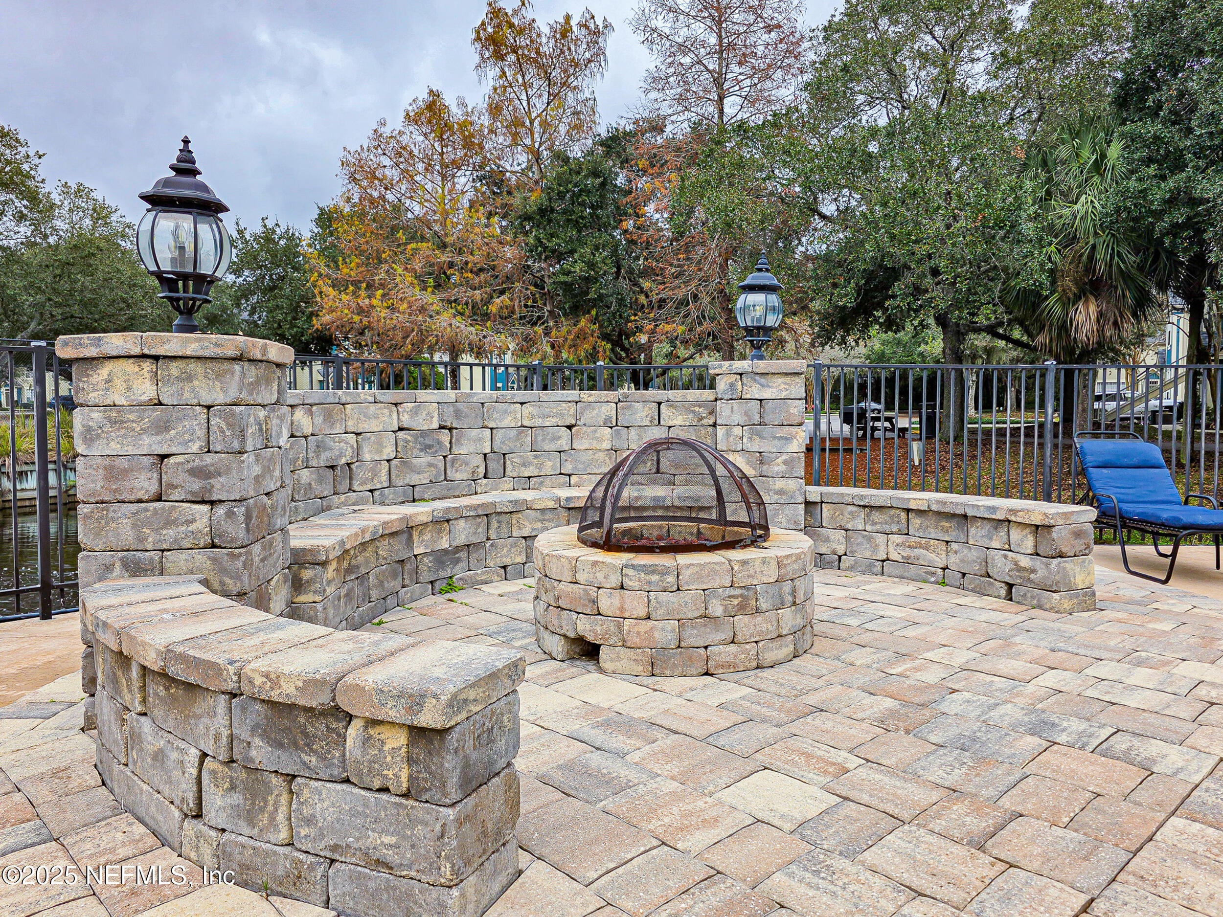 13700 RICHMOND PARK Drive N 607