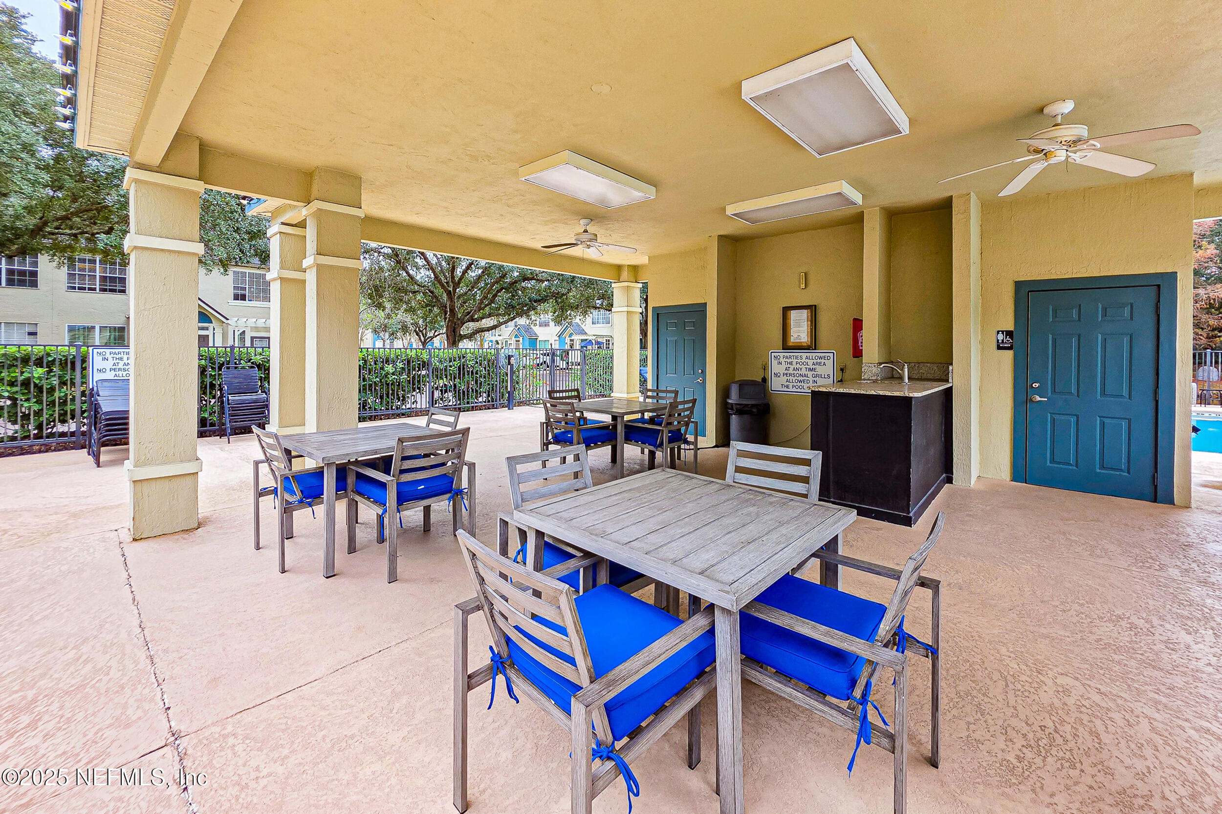 13700 RICHMOND PARK Drive N 607