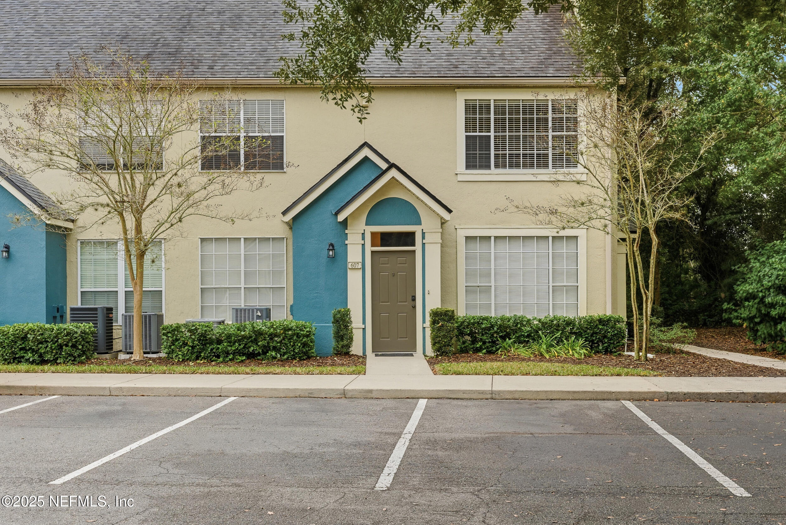 13700 RICHMOND PARK Drive N 607