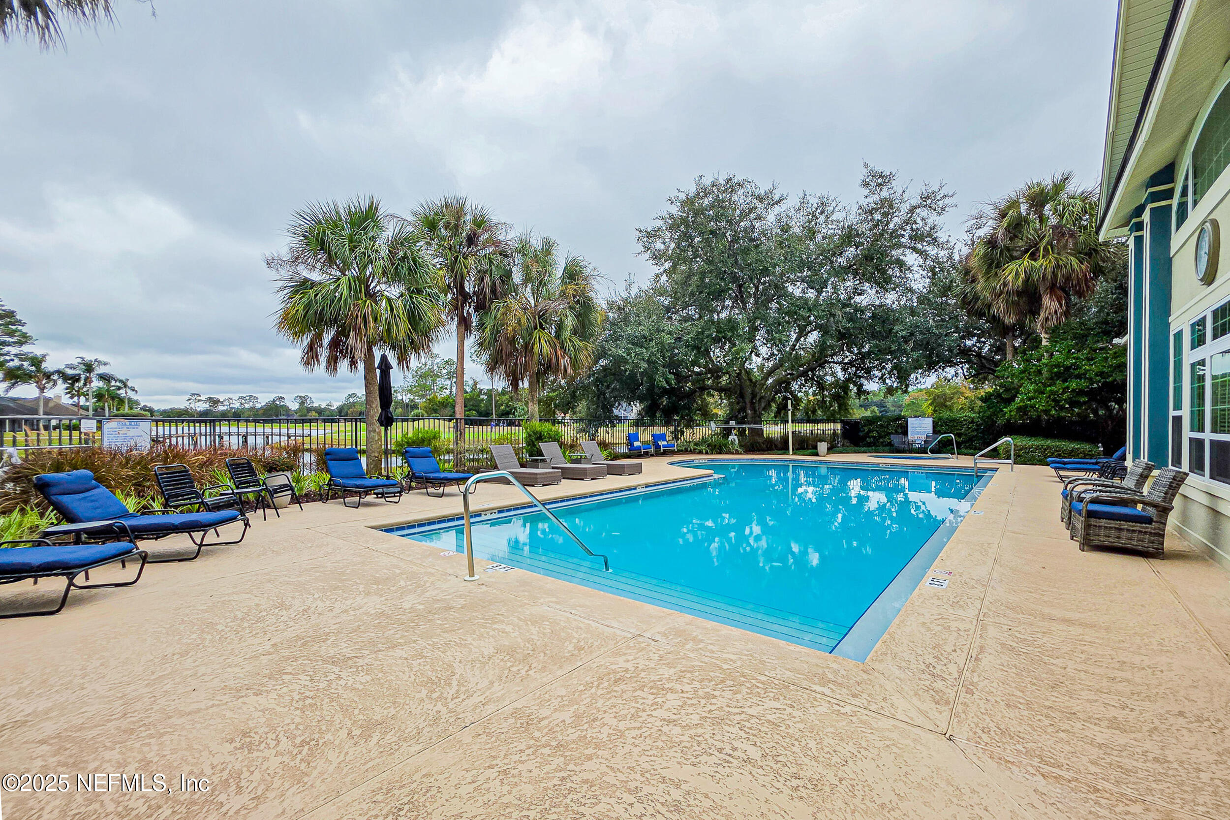 13700 RICHMOND PARK Drive N 607