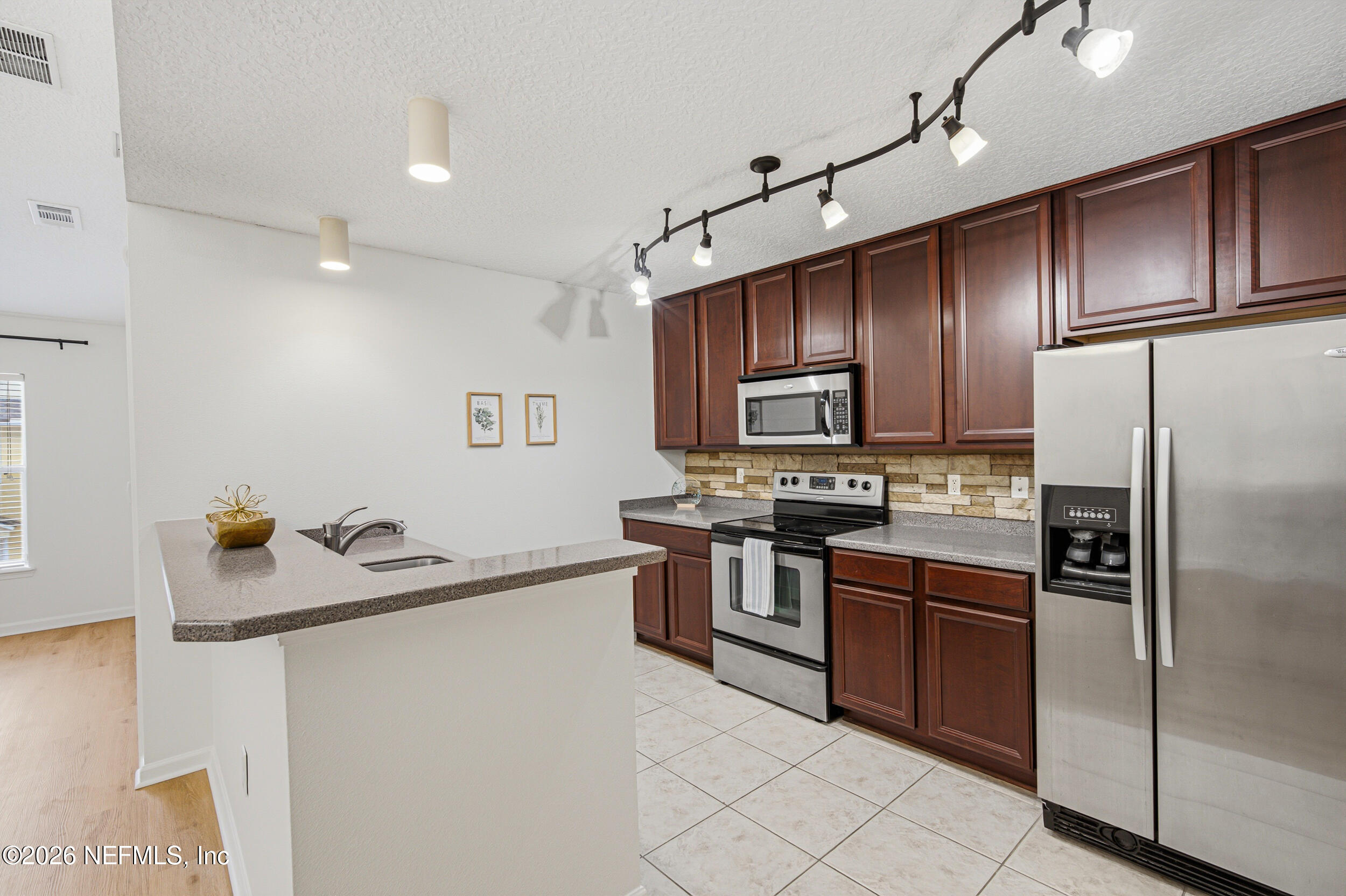 13843 HERONS LANDING Way 9