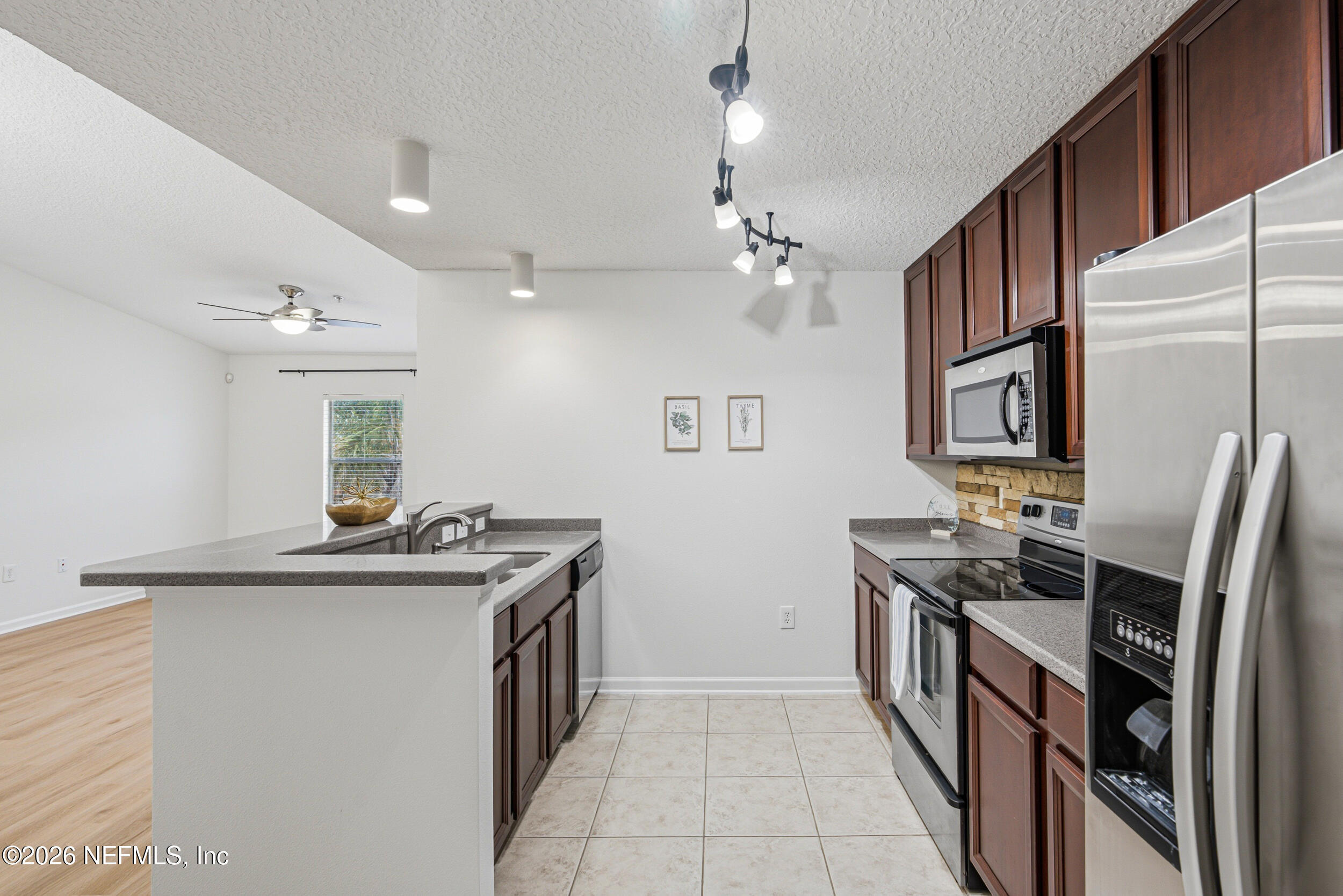 13843 HERONS LANDING Way 9
