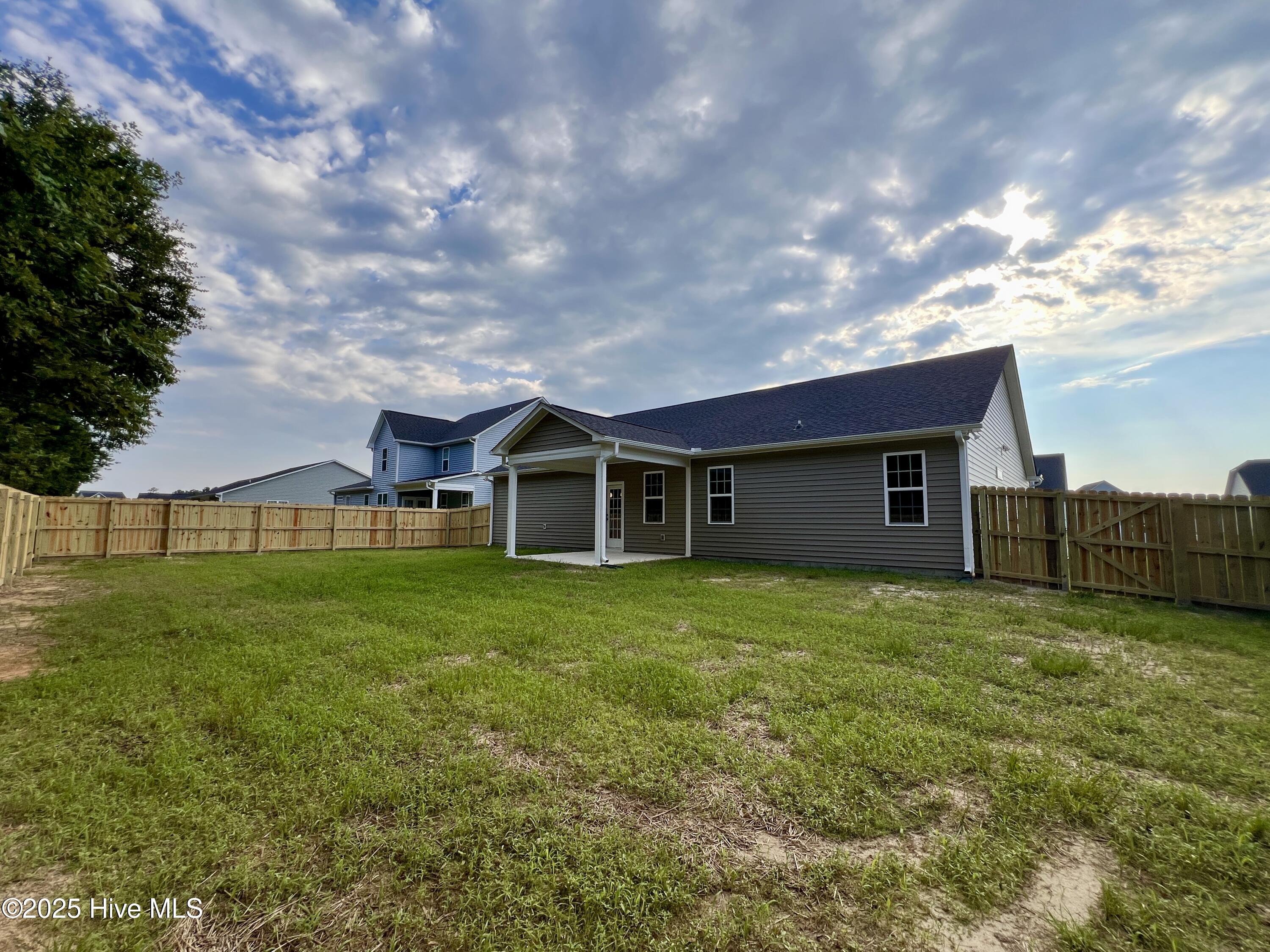 218 Sacksonia Street