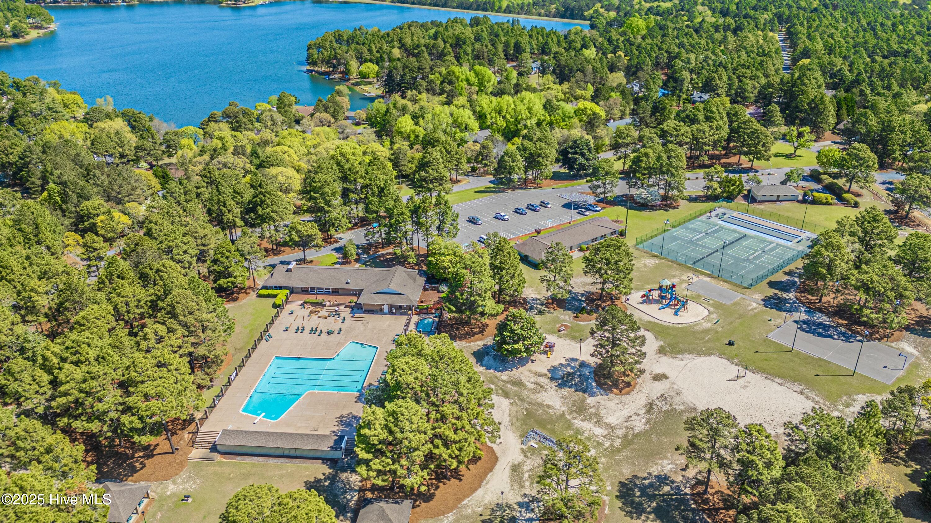 124 Shenandoah Road E