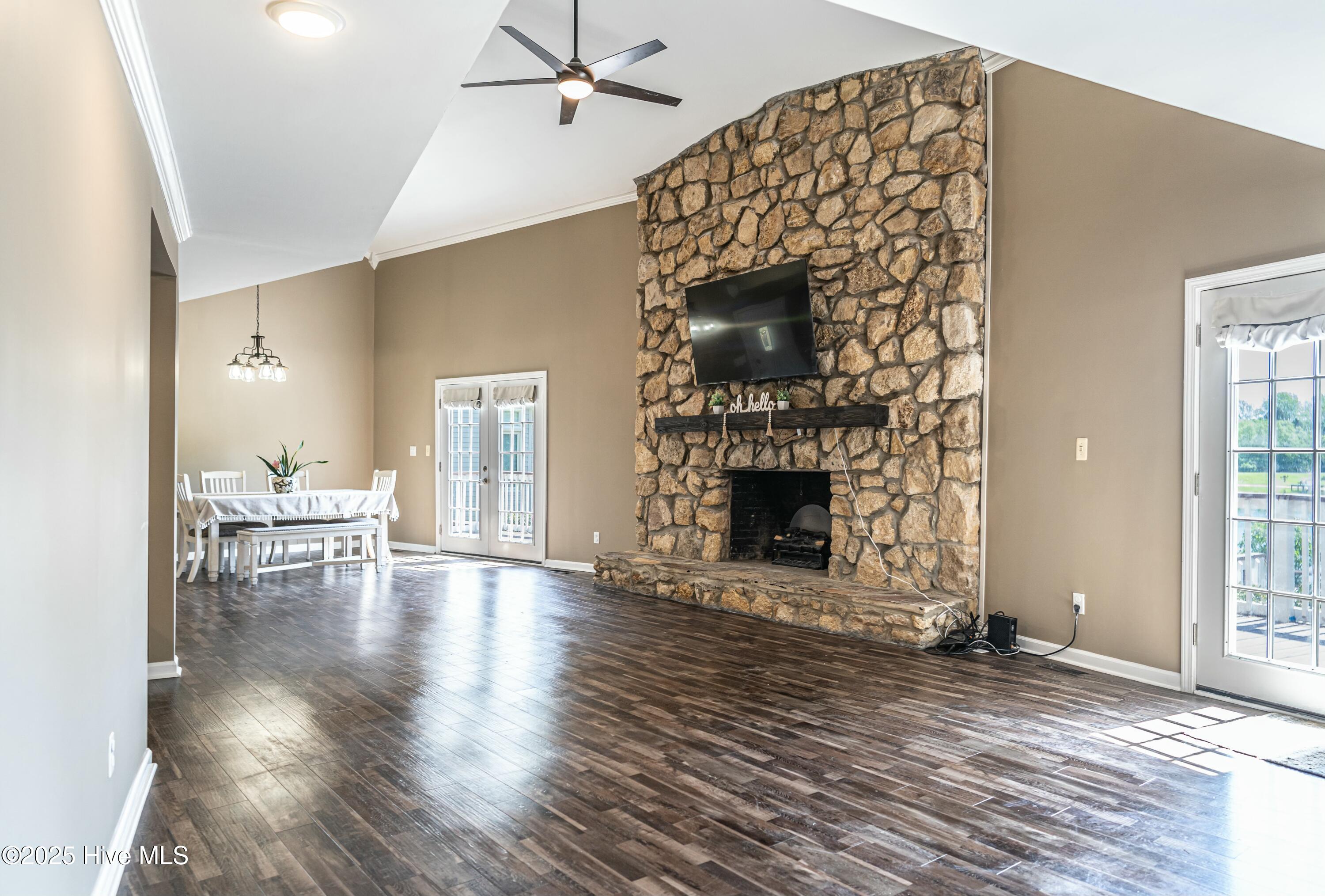 124 Shenandoah Road E