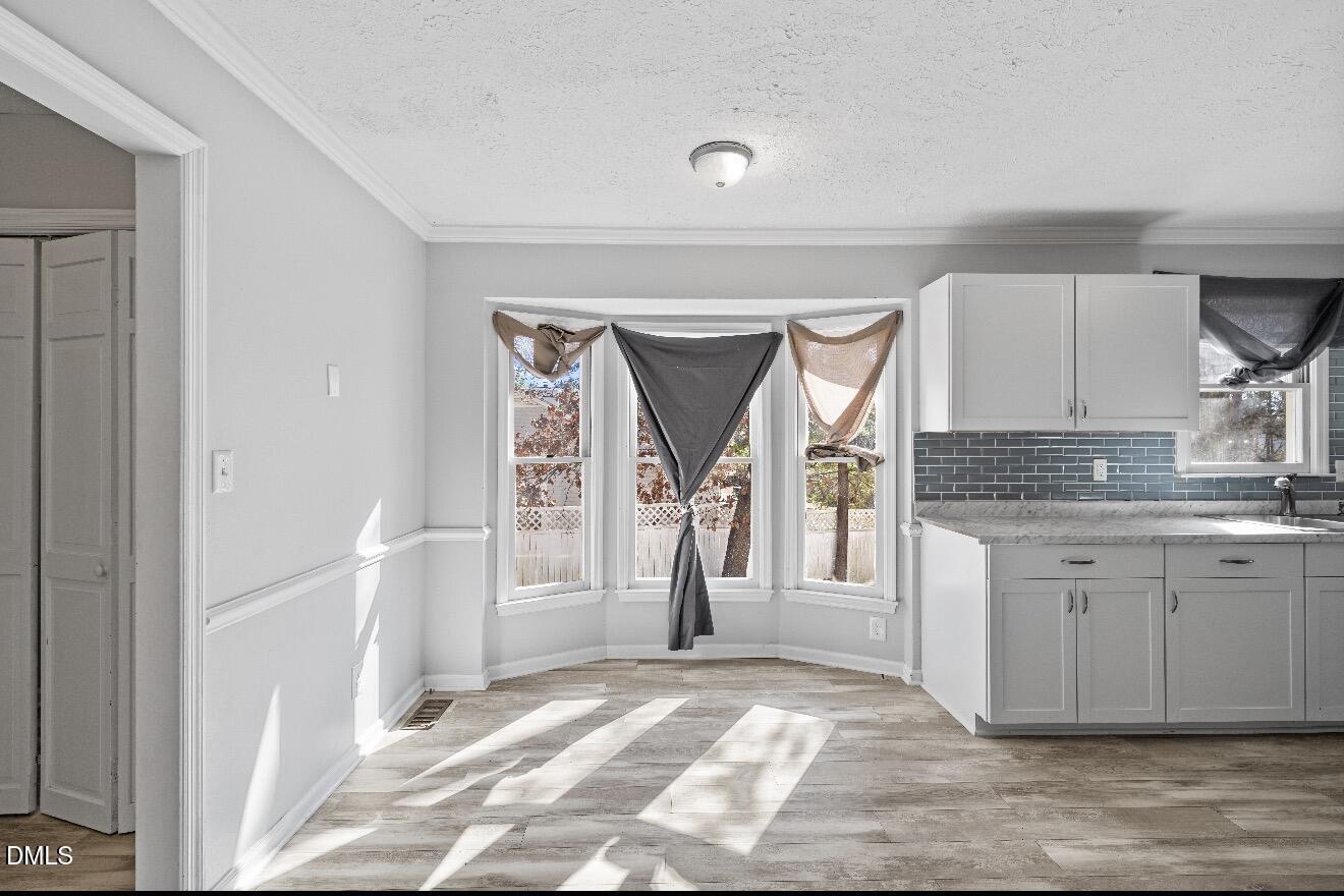 999 Flintwood Road