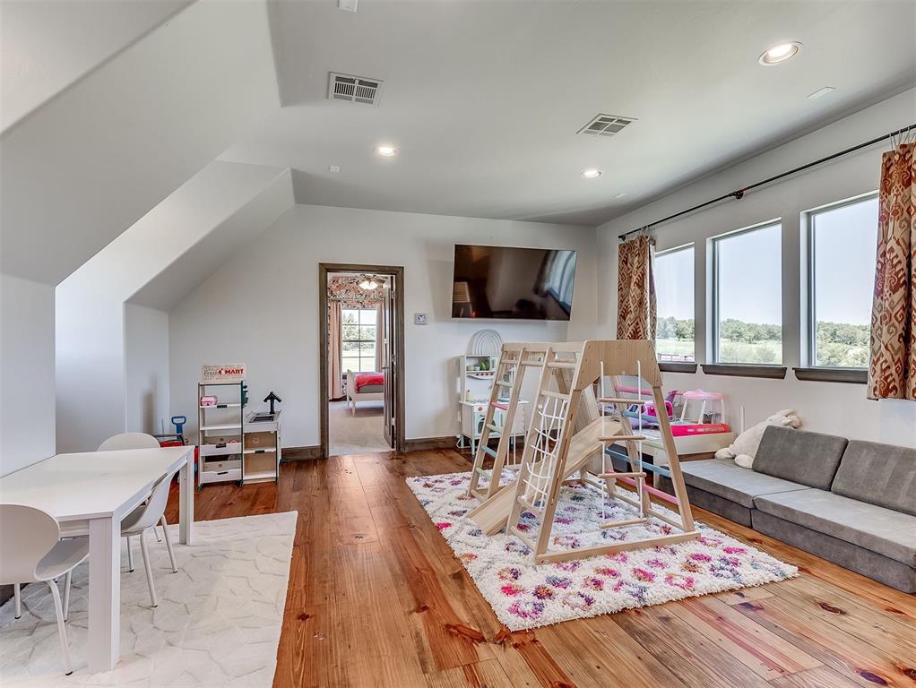 24010 Oak Bend Drive
