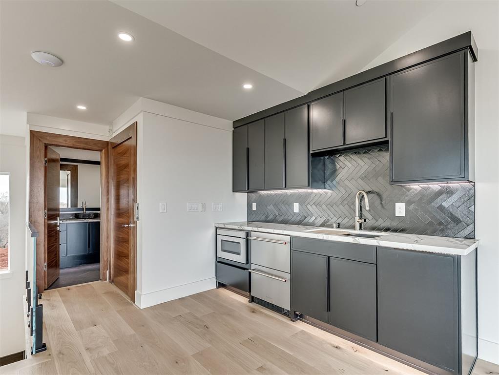 13908 Hillside Circle