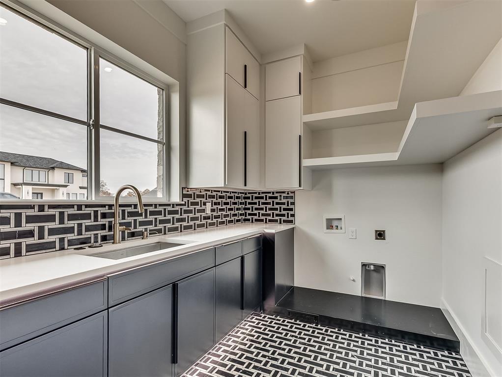 13908 Hillside Circle