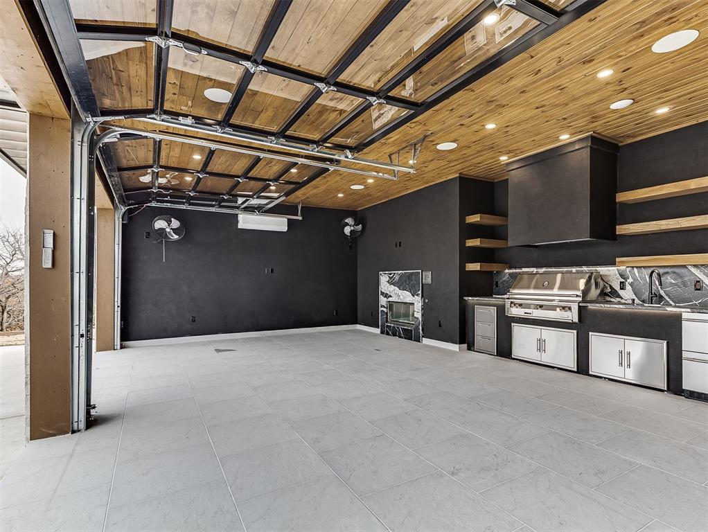 13908 Hillside Circle