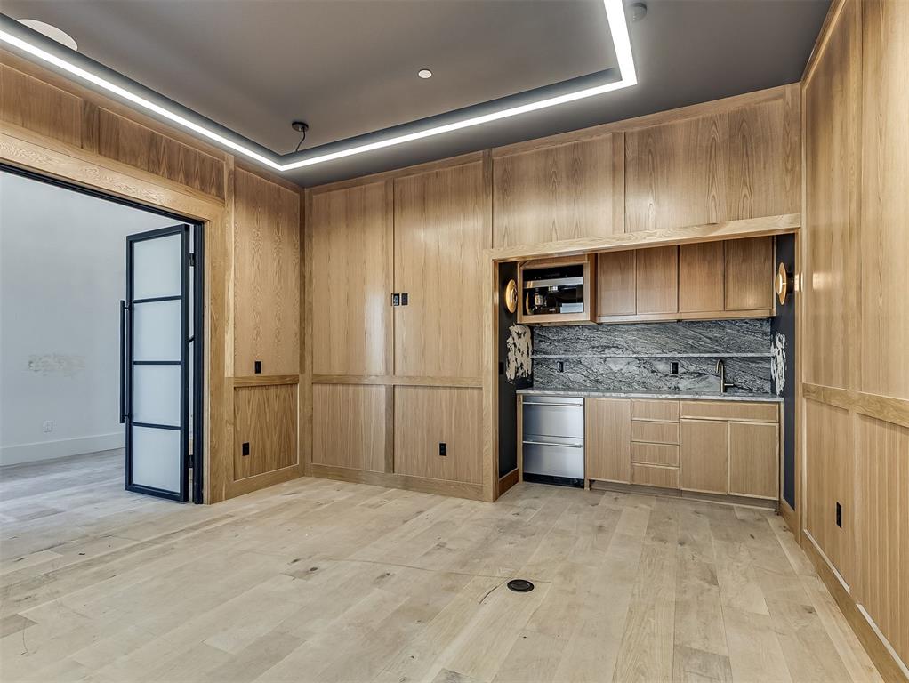 13908 Hillside Circle