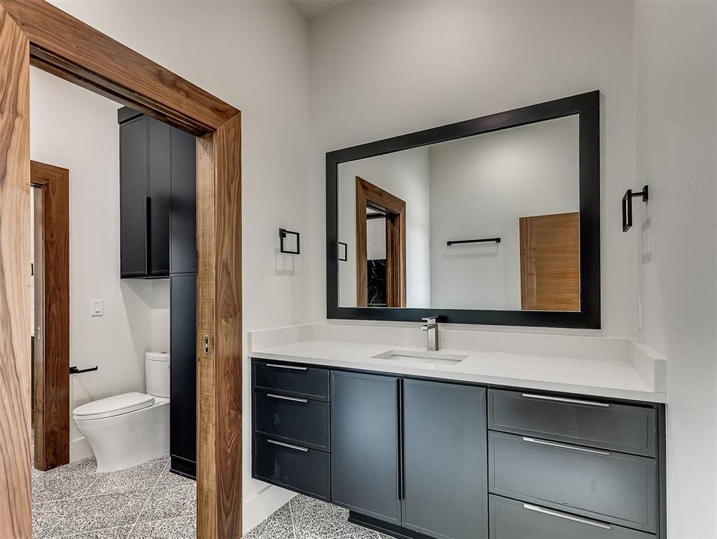 13908 Hillside Circle